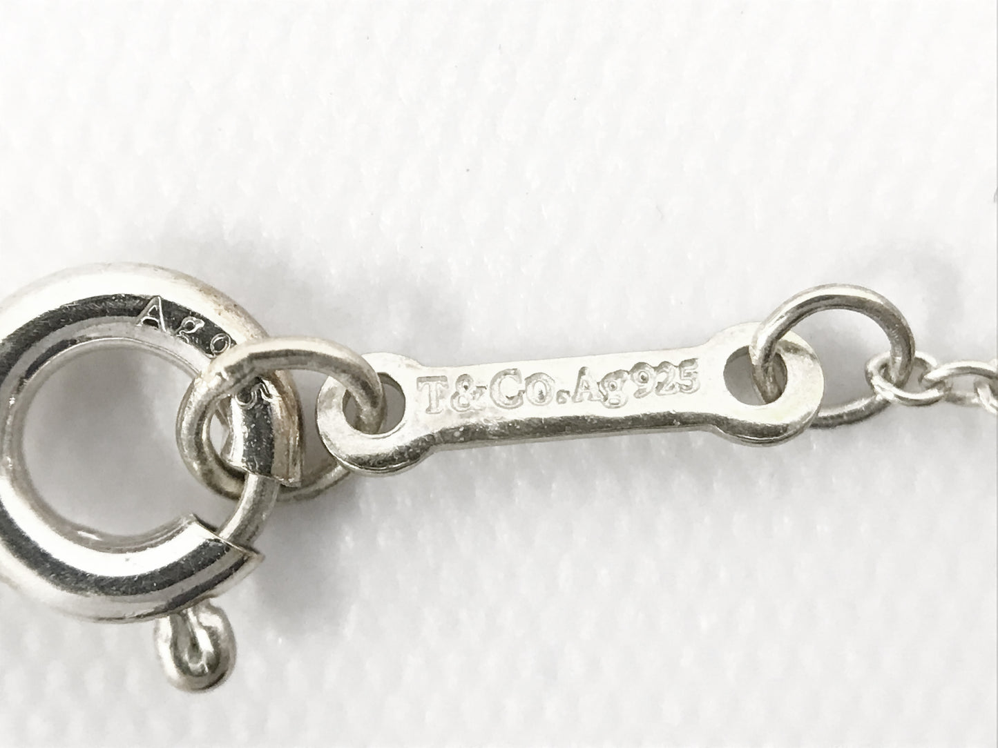 TIFFANY & Co. VINTAGE 100% Authentic Genuine Paloma Picasso Loving Heart Necklace, 925 Silver, 1990's, Great Condition