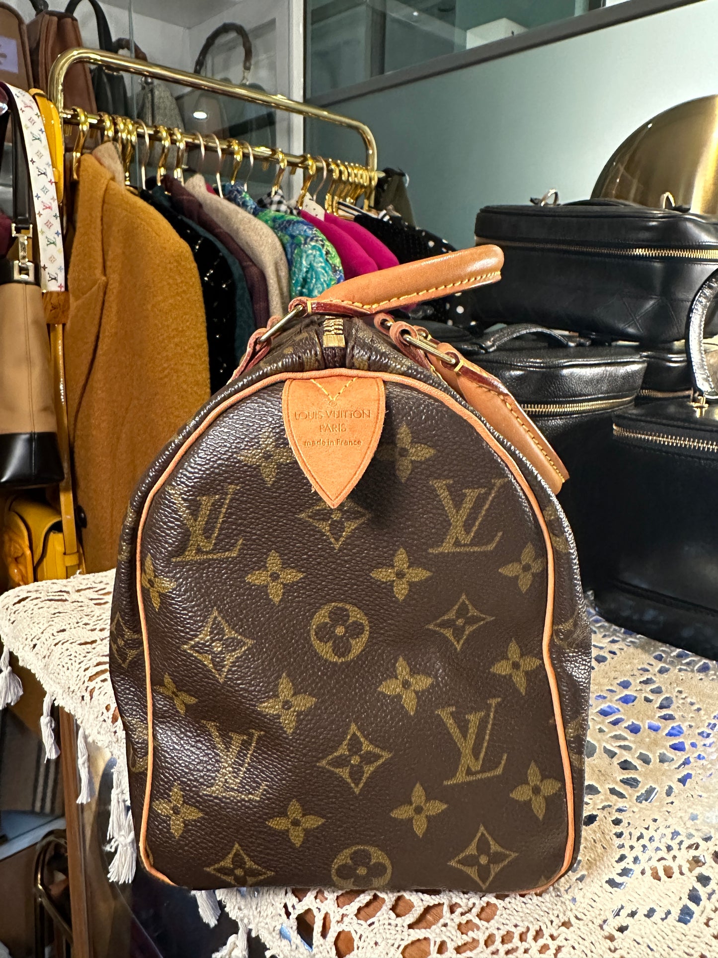 LOUIS VUITTON VINTAGE 100% Authentic Genuine Monogram Speedy 25, Great Condition, Rare