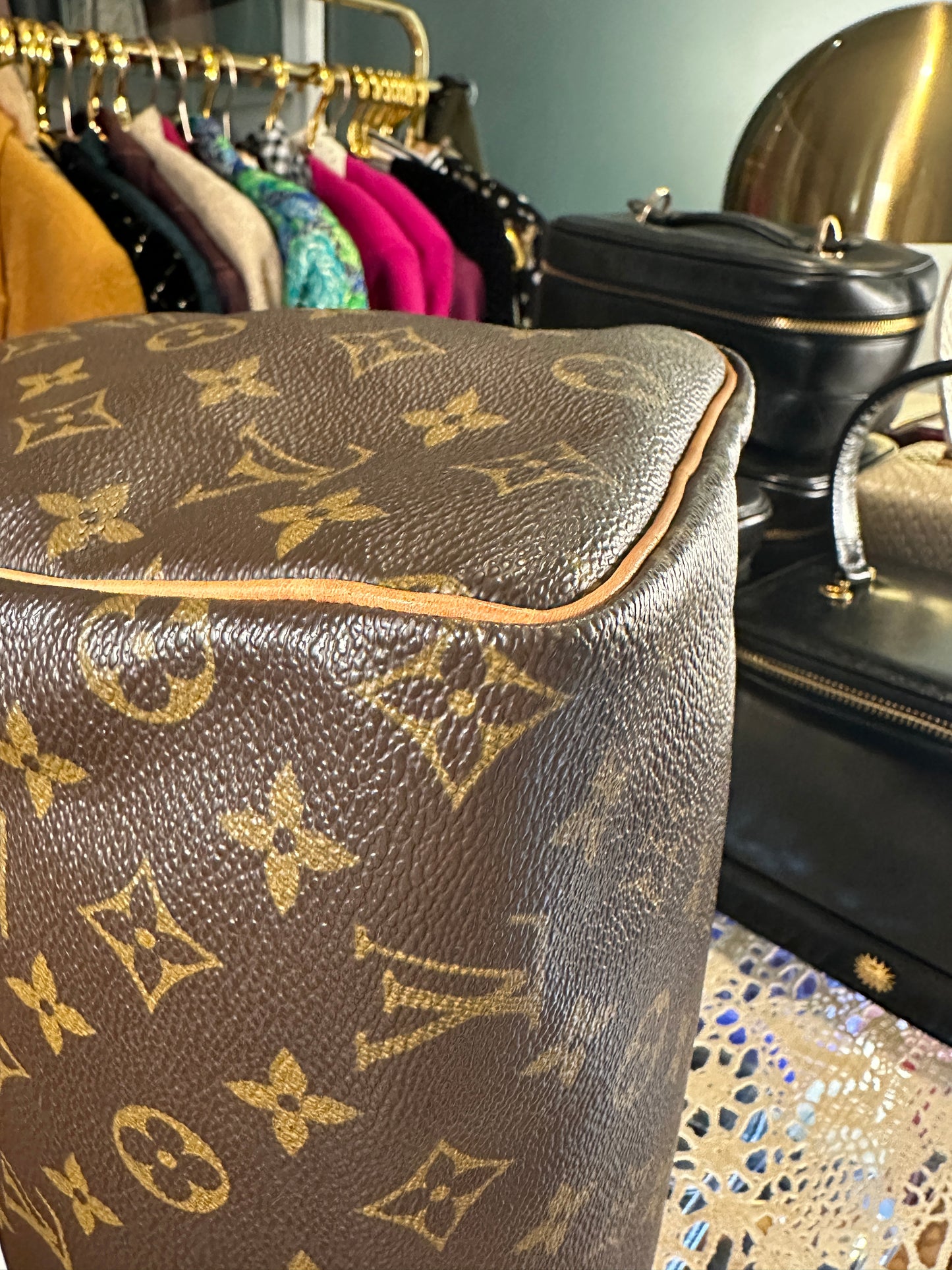 LOUIS VUITTON VINTAGE 100% Authentic Genuine Monogram Speedy 25, Great Condition, Rare