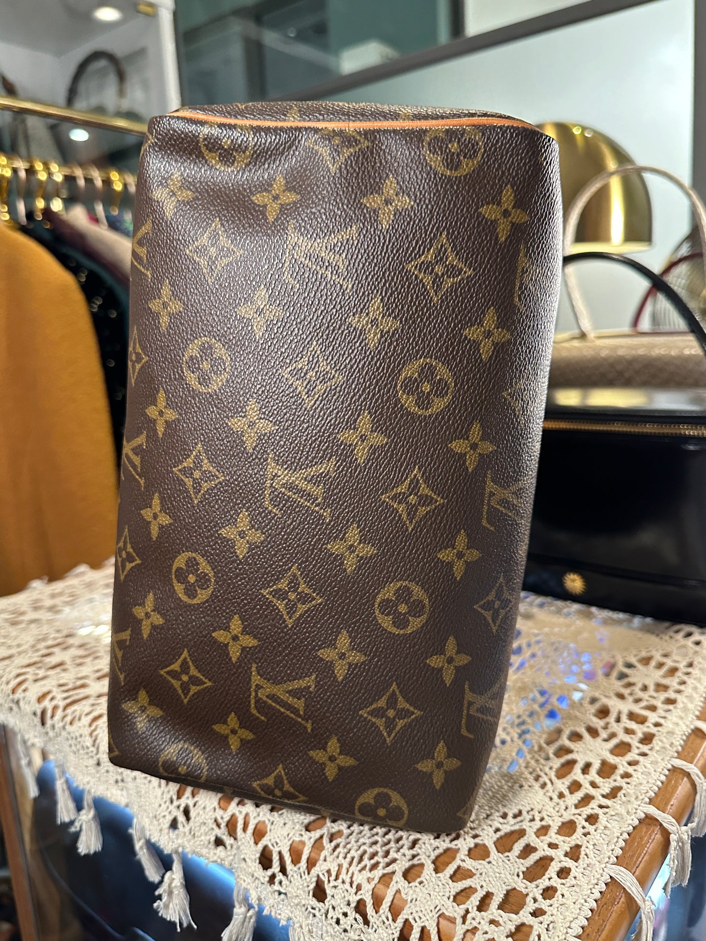 LOUIS VUITTON VINTAGE 100% Authentic Genuine Monogram Speedy 25, Great Condition, Rare