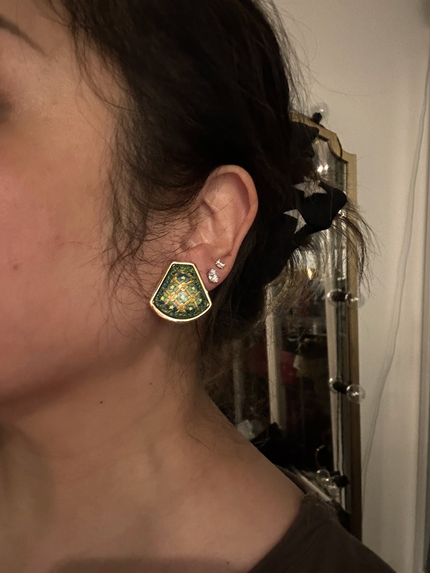 HEMRES VINTAGE 100% Authentic Clip-on Enamel Pattered Earrings, Green / Gold Tone, 1990's, Great Condition, with Original Box