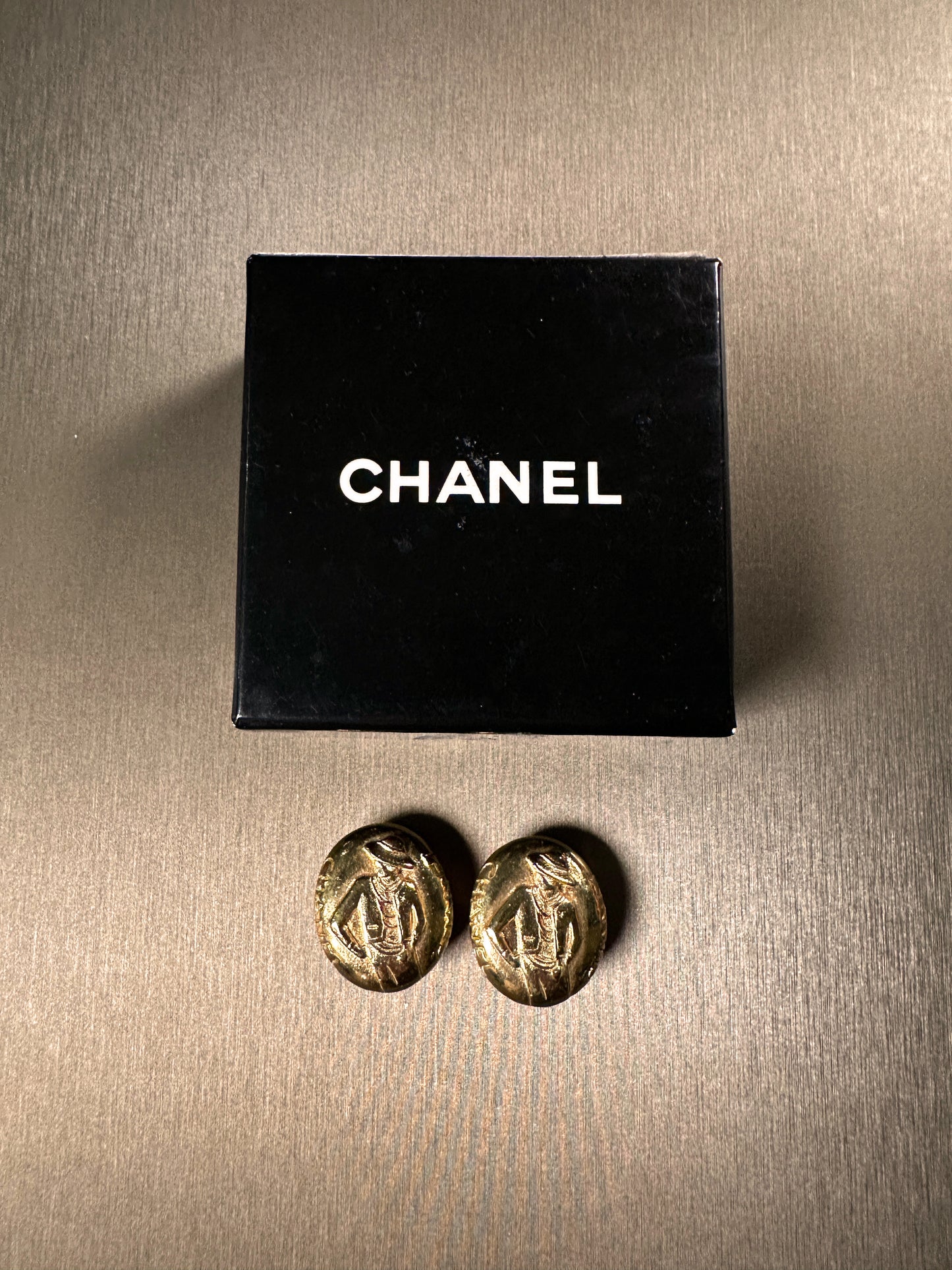 CHANEL Vintage 100% Authentic Genuine Mademoiselle Coco Lady Logo Clip-on Earrings, Gold, 1990's, Good Condition, with Original Box