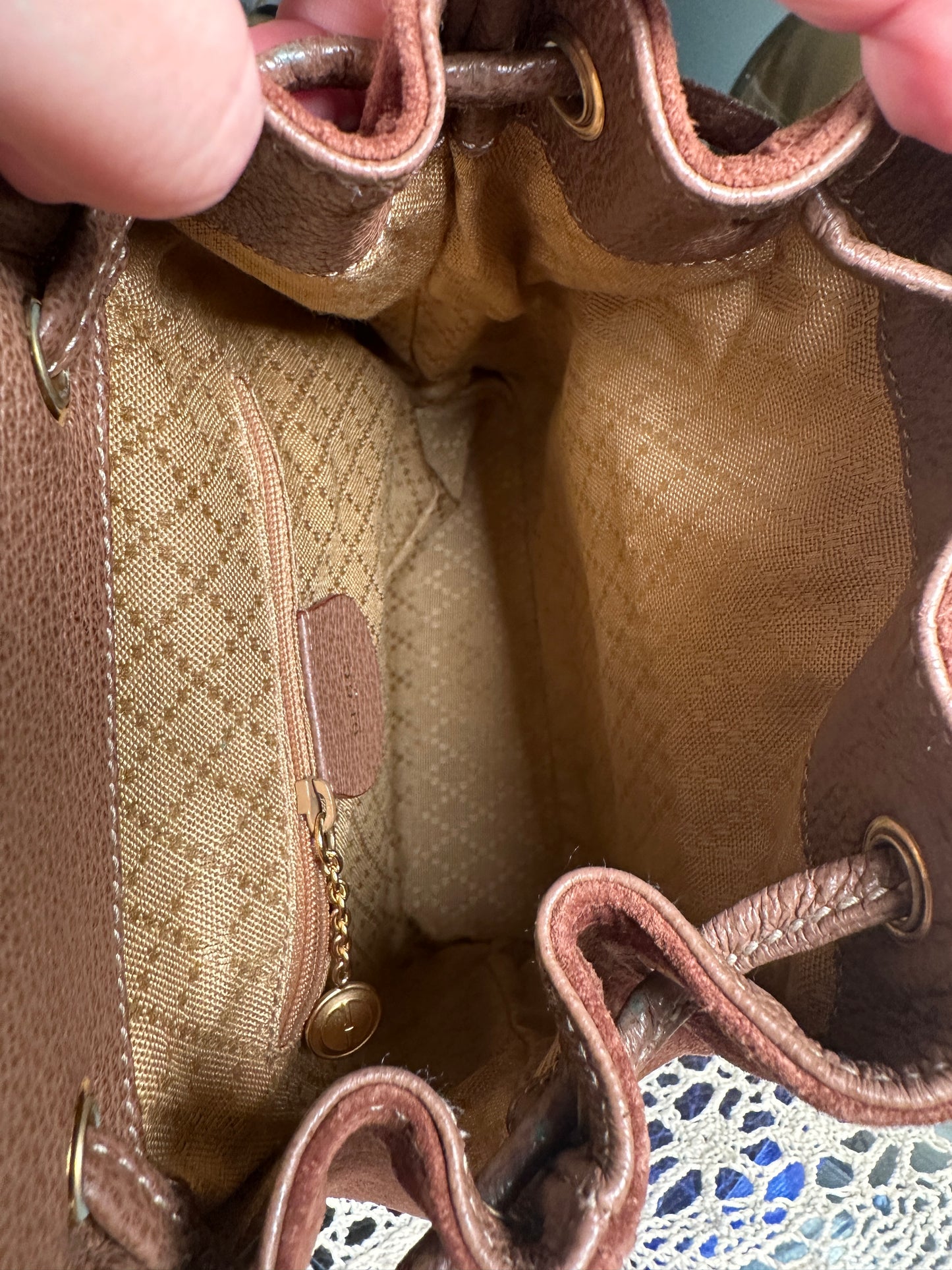 GUCCI VINTAGE 100% Authentic Genuine Leather Iconic Bamboo Handle Backpack, Medium Size, Suede in Brown, 2000's, Good Condition