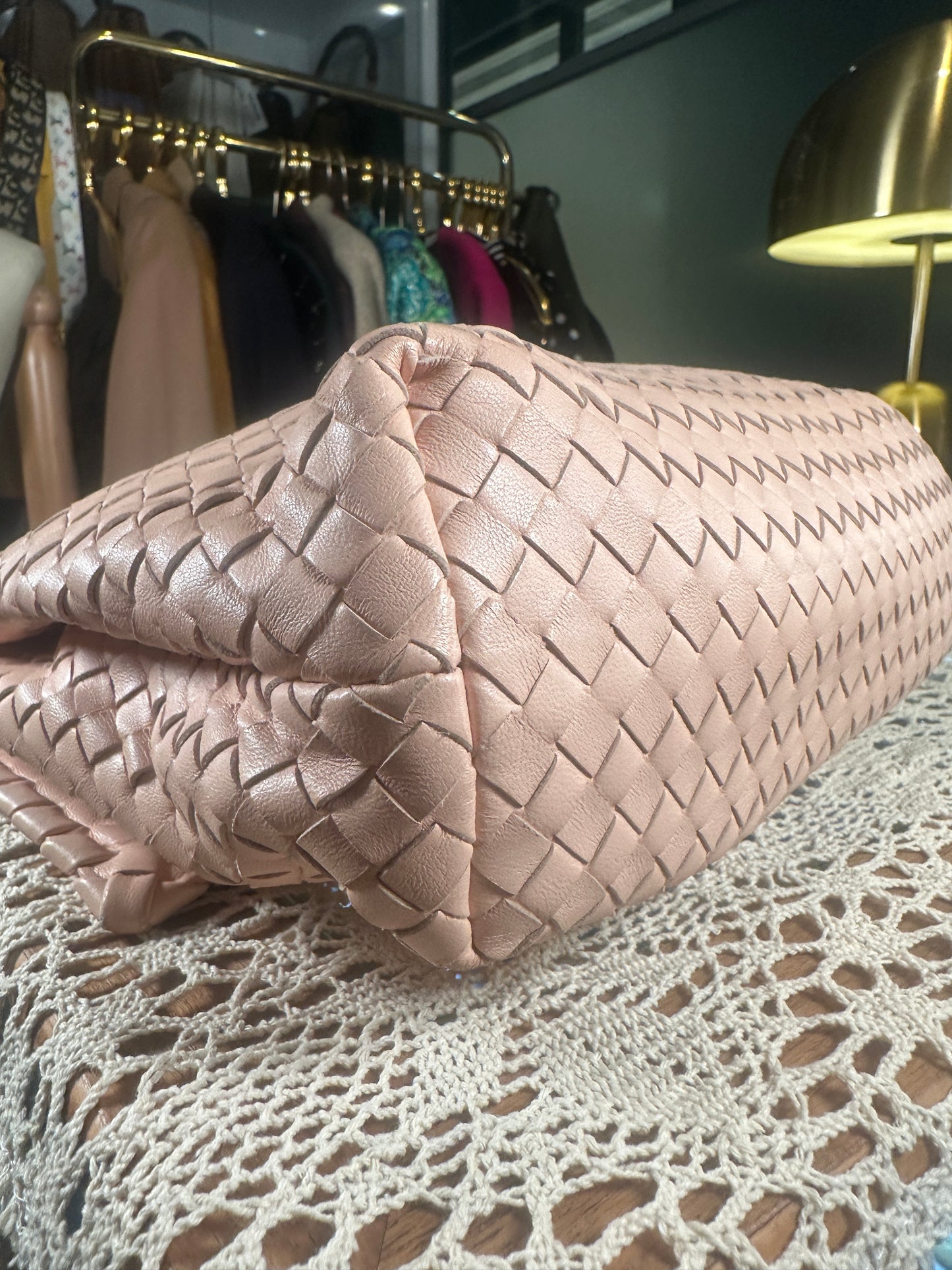 BOTTEGA VENETA 100% Authentic Genuine Intrecciato Shoulder Bag, Soft Pink, Good Condition