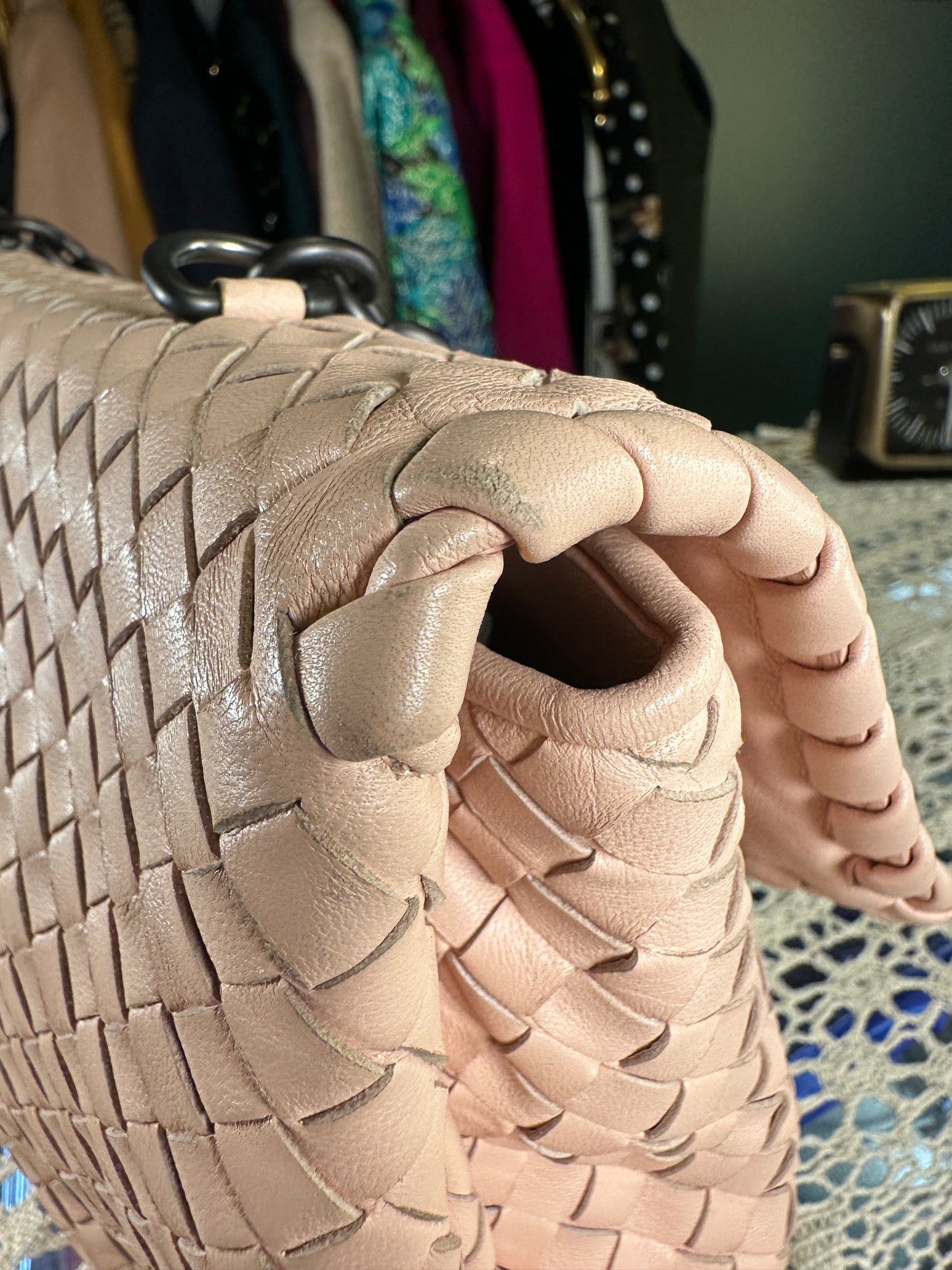 BOTTEGA VENETA 100% Authentic Genuine Intrecciato Shoulder Bag, Soft Pink, Good Condition