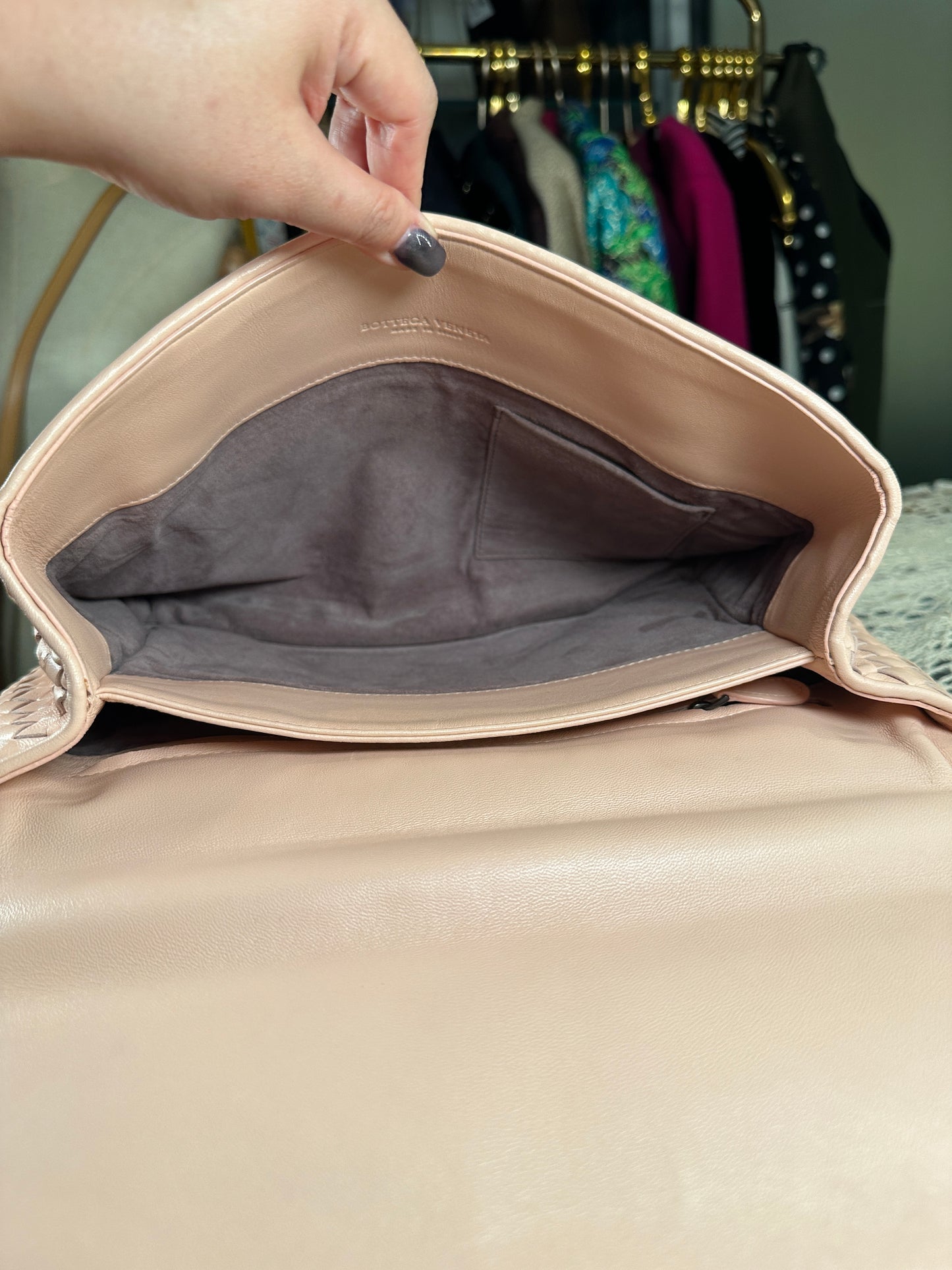 BOTTEGA VENETA 100% Authentic Genuine Intrecciato Shoulder Bag, Soft Pink, Good Condition