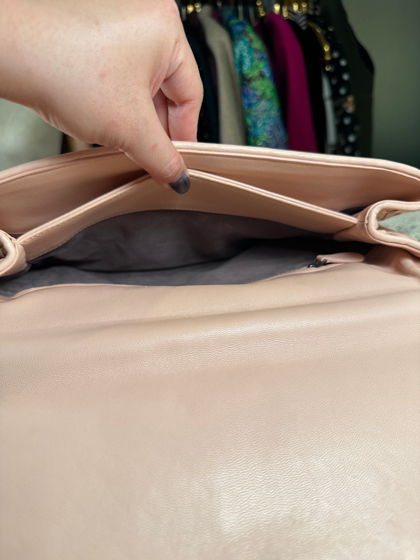 BOTTEGA VENETA 100% Authentic Genuine Intrecciato Shoulder Bag, Soft Pink, Good Condition