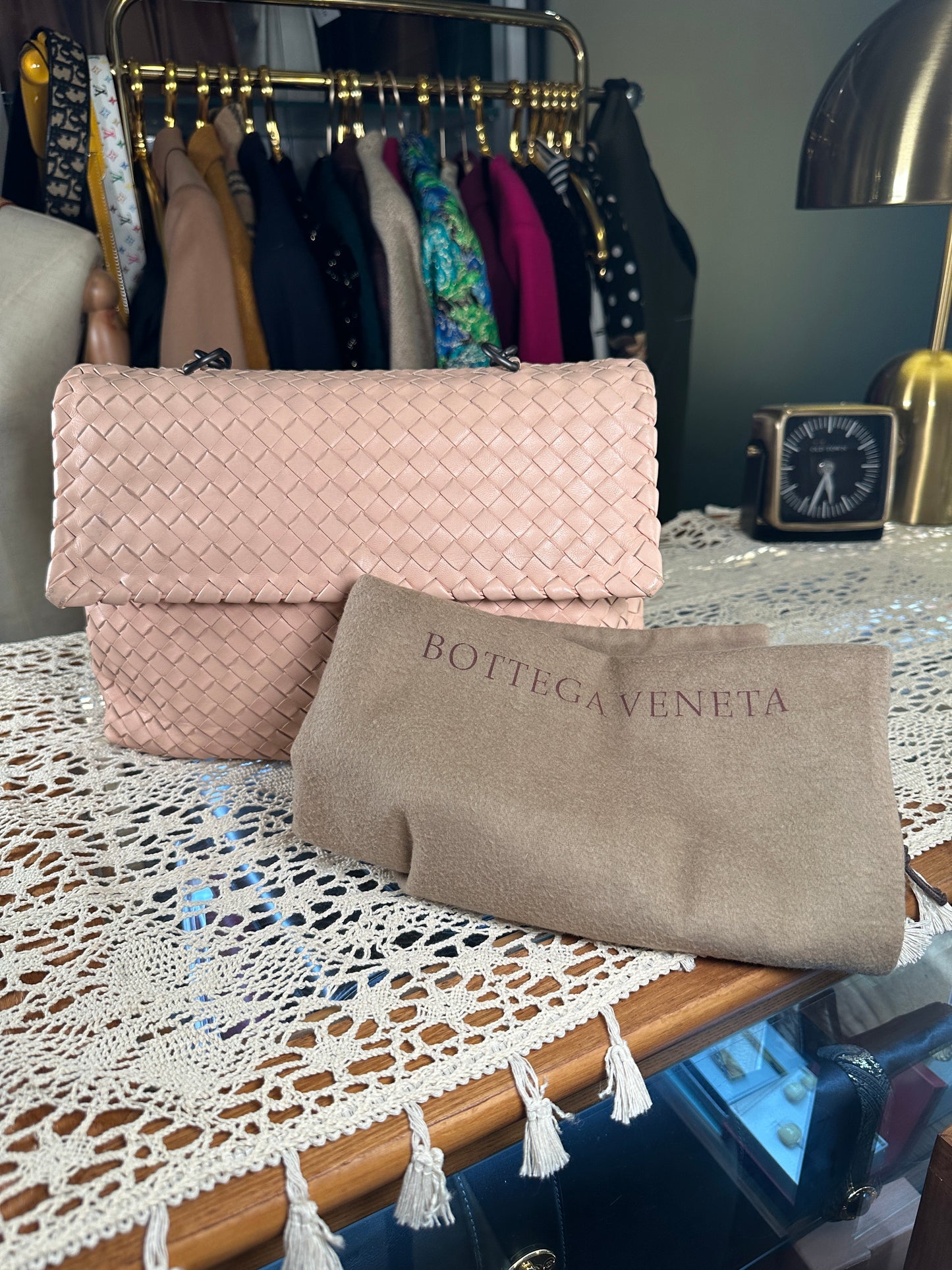 BOTTEGA VENETA 100% Authentic Genuine Intrecciato Shoulder Bag, Soft Pink, Good Condition