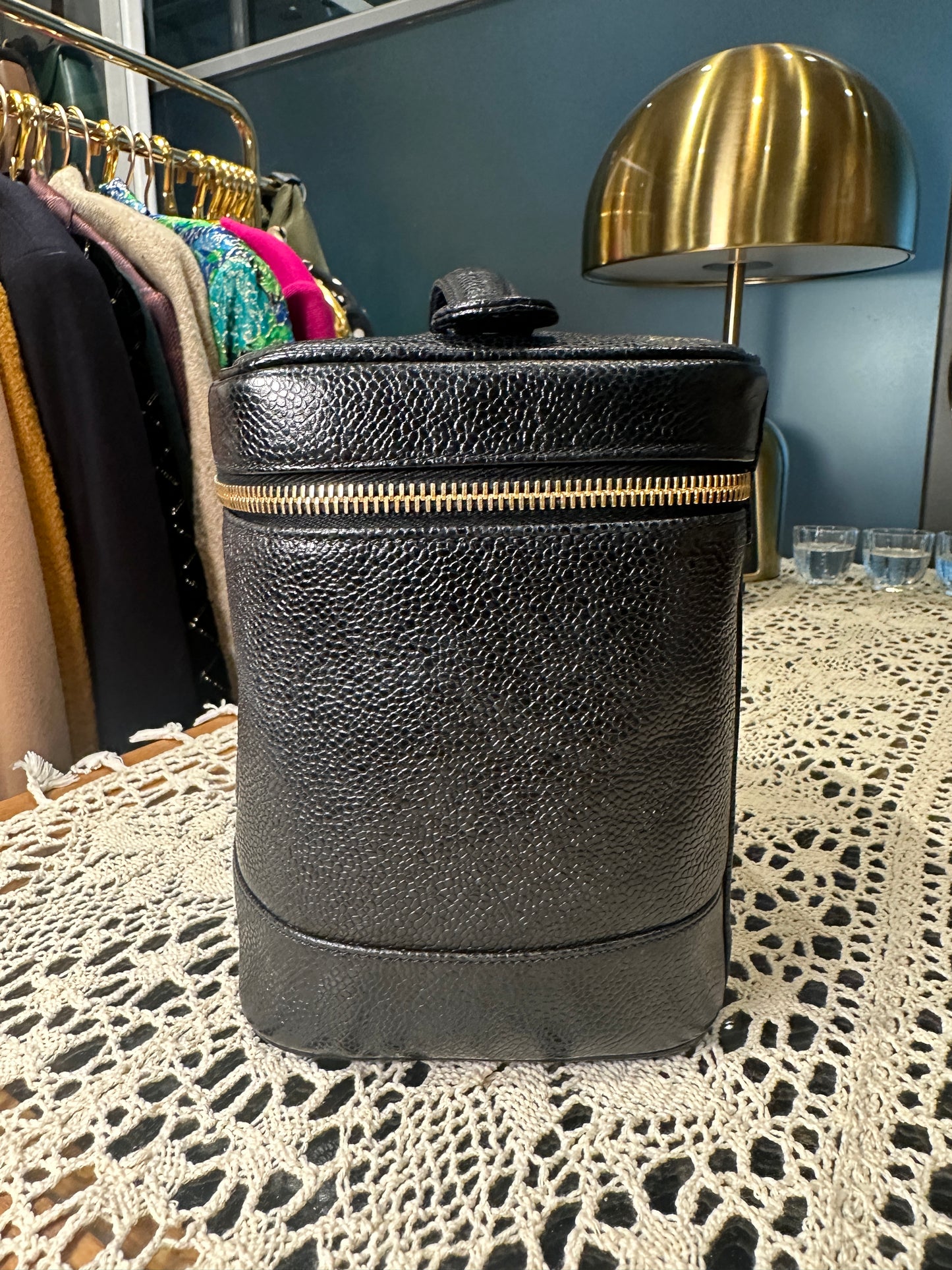 CHANEL VINTAGE 100% Authentic Genuine Leather Makeup Vanity Case Bag, Series 1, Black, 1989-1991, Good Condition