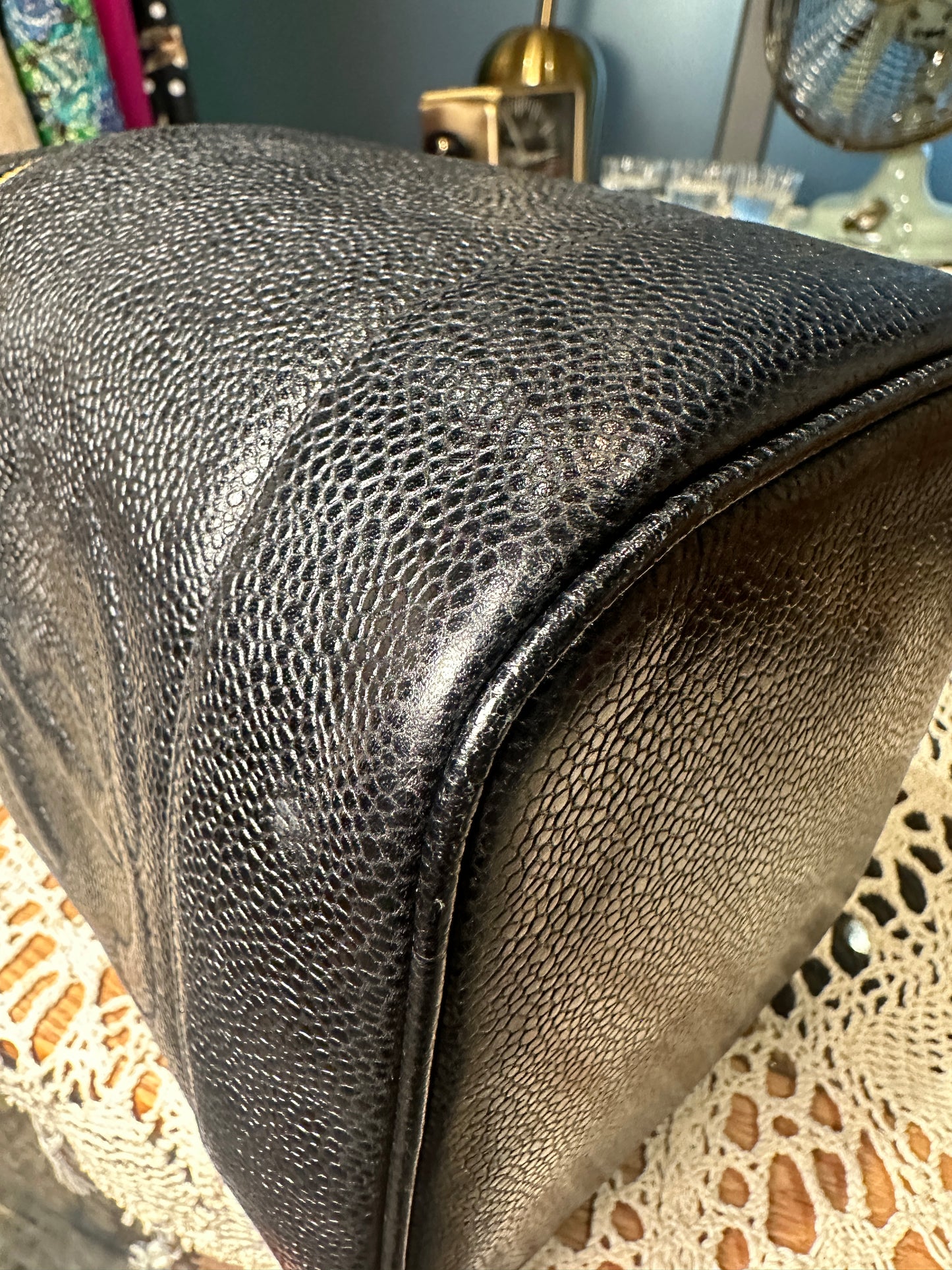 CHANEL VINTAGE 100% Authentic Genuine Leather Makeup Vanity Case Bag, Series 1, Black, 1989-1991, Good Condition