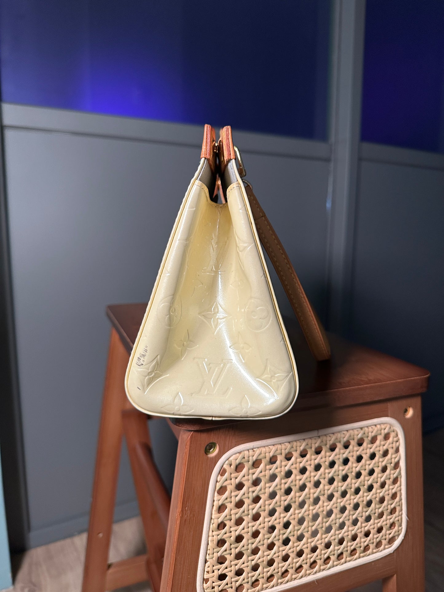 LOUIS VUITTON Vintage 100% Authentic Genuine Vernis Roxbury Two-way Handbag, Pastel Yellow, Good Condition