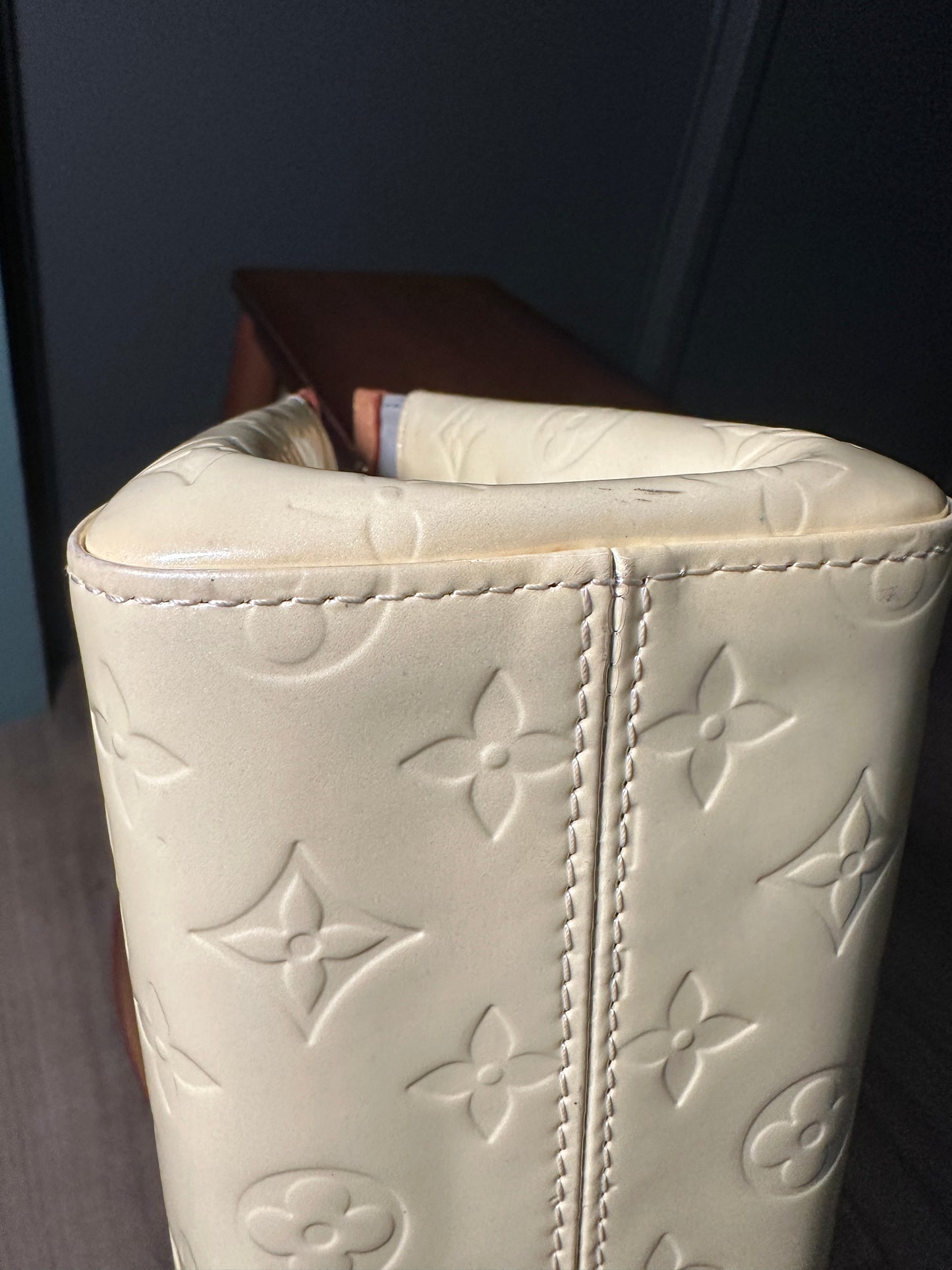 LOUIS VUITTON Vintage 100% Authentic Genuine Vernis Roxbury Two-way Handbag, Pastel Yellow, Good Condition