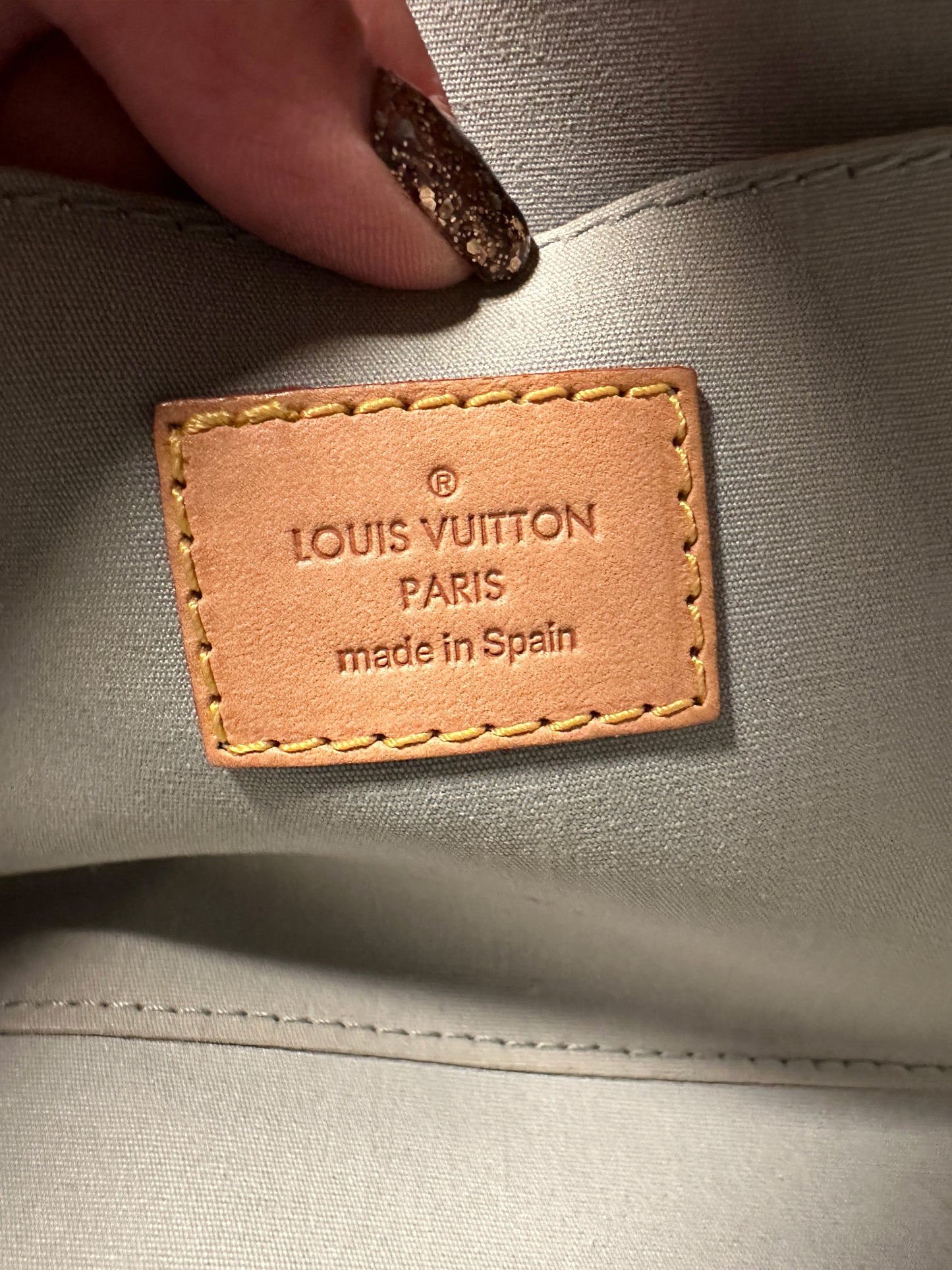LOUIS VUITTON Vintage 100% Authentic Genuine Vernis Roxbury Two-way Handbag, Pastel Yellow, Good Condition
