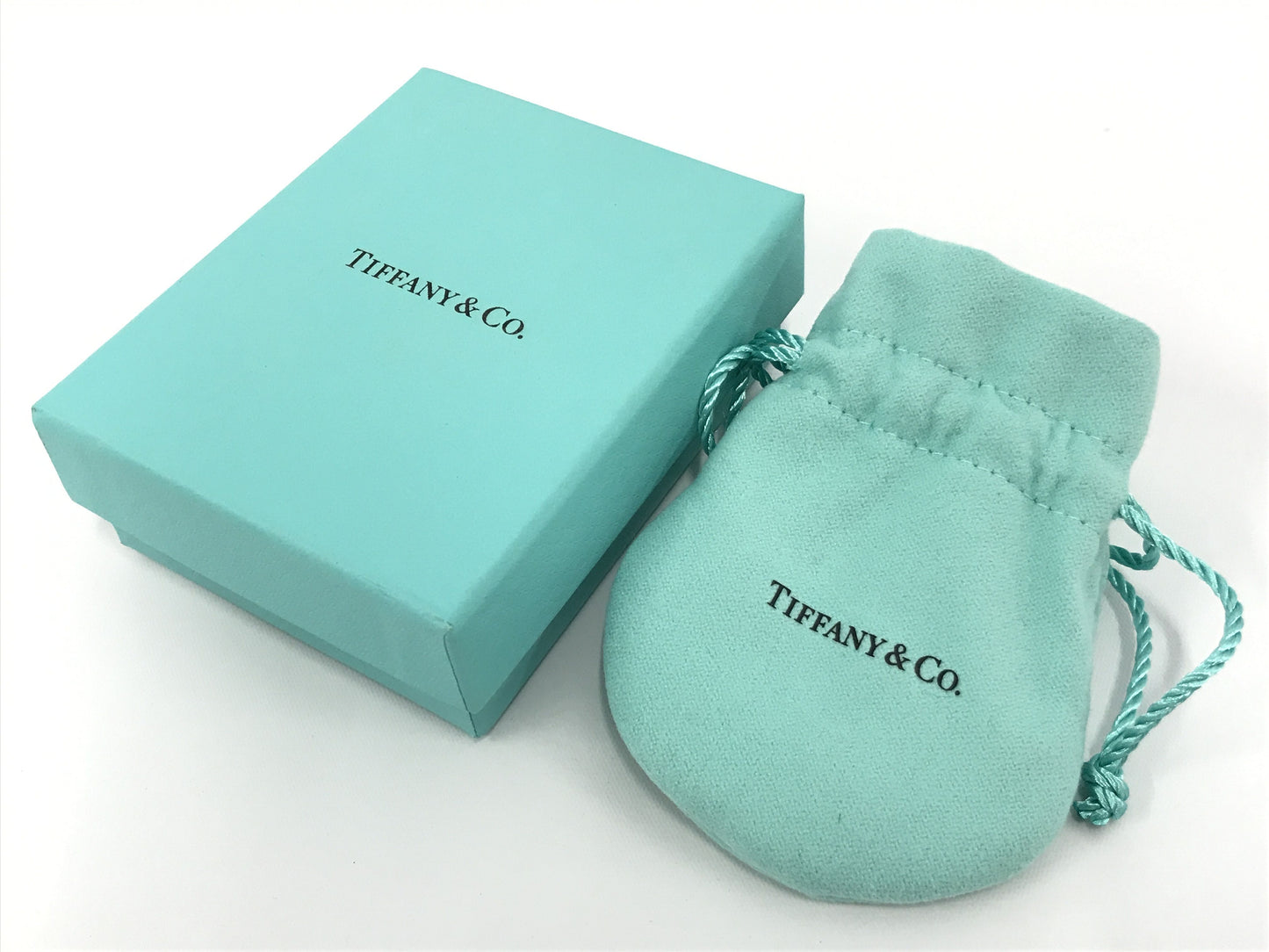 TIFFANY & Co. VINTAGE 100% Authentic Genuine Paloma Picasso Loving Heart Necklace, 925 Silver, 1990's, Great Condition
