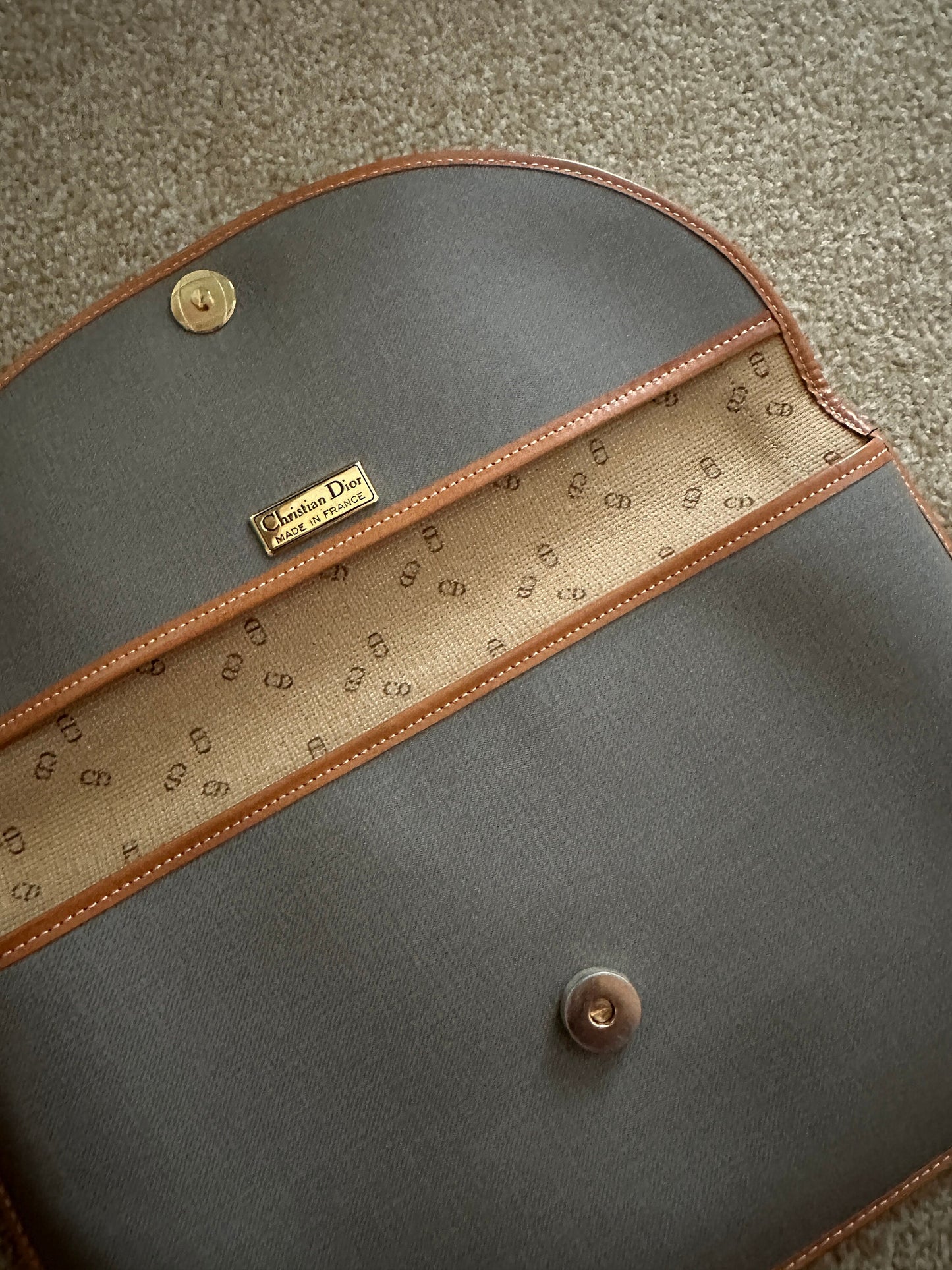 CHRISTIAN DIOR VINTAGE 100% Authentic Genuine Minimalistic Clutch, Grey with Brown Trim, 2000's, Great Condition, Rare