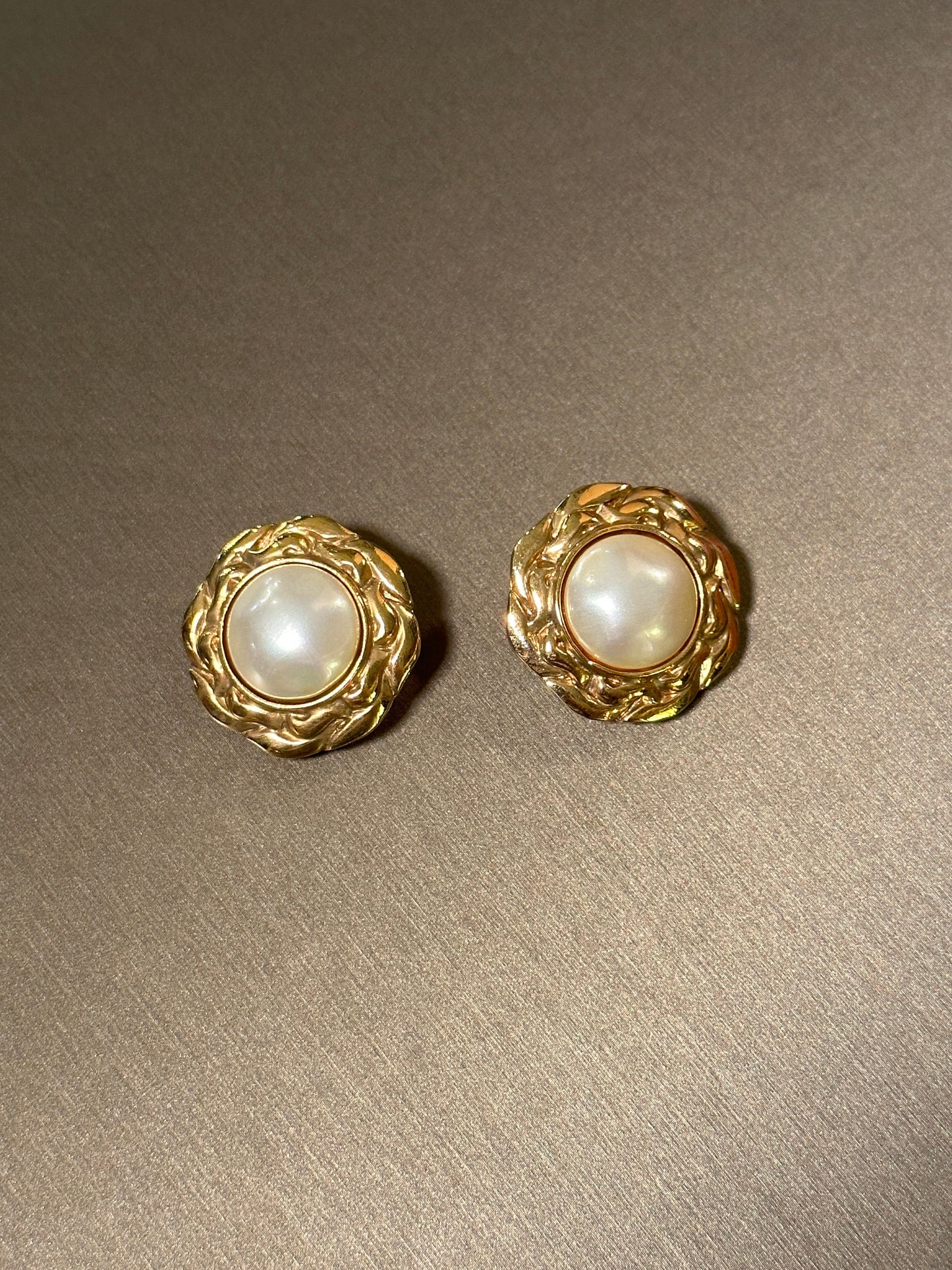 CHANEL VINTAGE 100% Authentic Genuine Faux Pearl Clip On Logo Earrings in Gold, Made In France, Mark 24, 1984 - 1992, Grade A