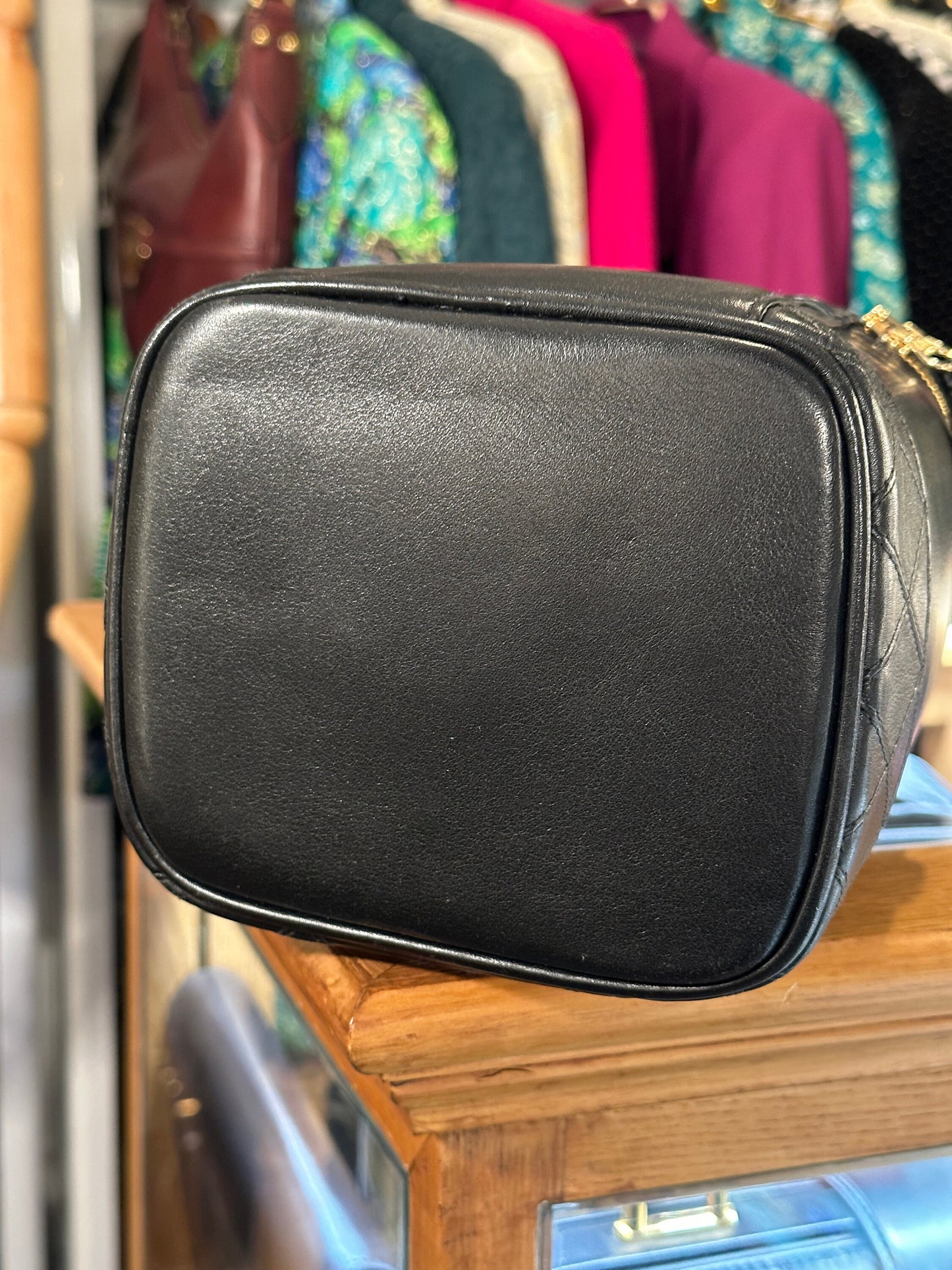 CHANEL VINTAGE 100% Authentic Genuine Leather Makeup Vanity Case Bag, Series 1, Black, 1989-1991, Good Condition