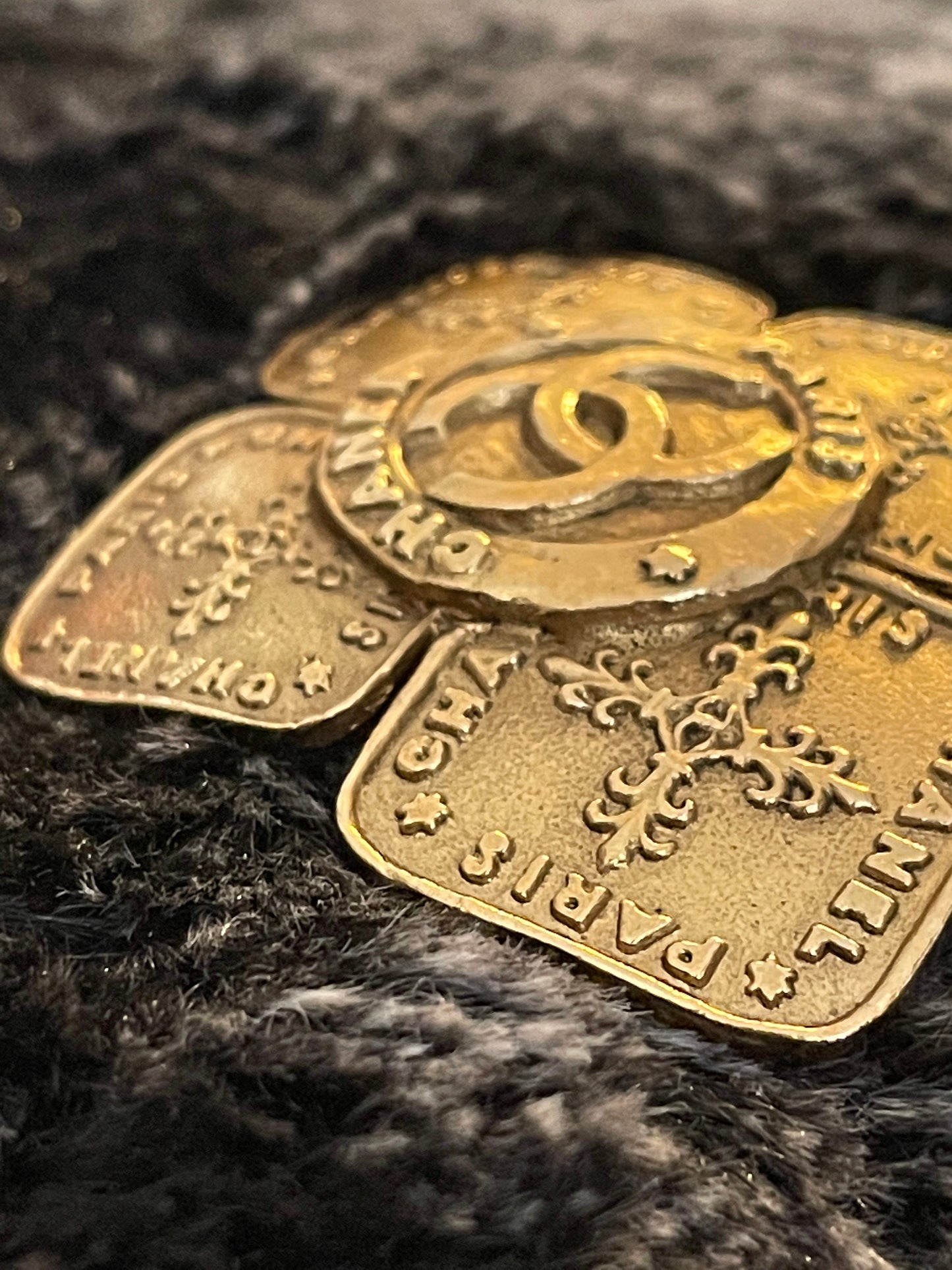 CHANEL VINTAGE 100% Authentic Genuine Hammered CC Paris Brooch in Gold, 1980’s, Made In France