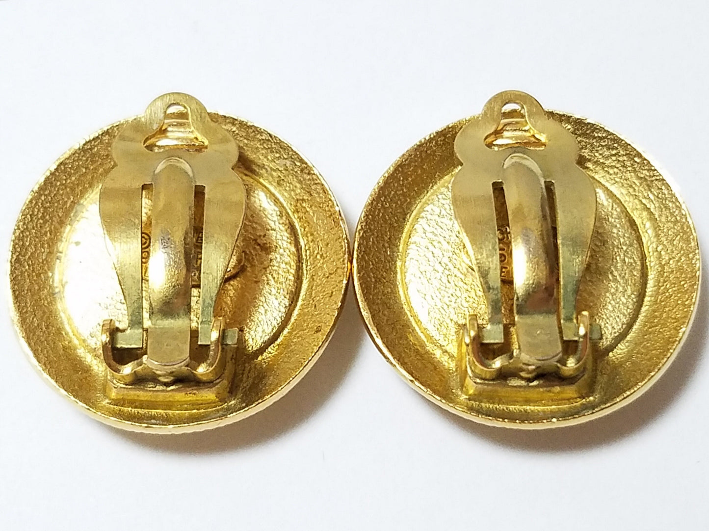 CHANEL VINTAGE 100% Authentic Genuine CC Logo Clip On Logo Earrings in Gold, Made In France, 1995