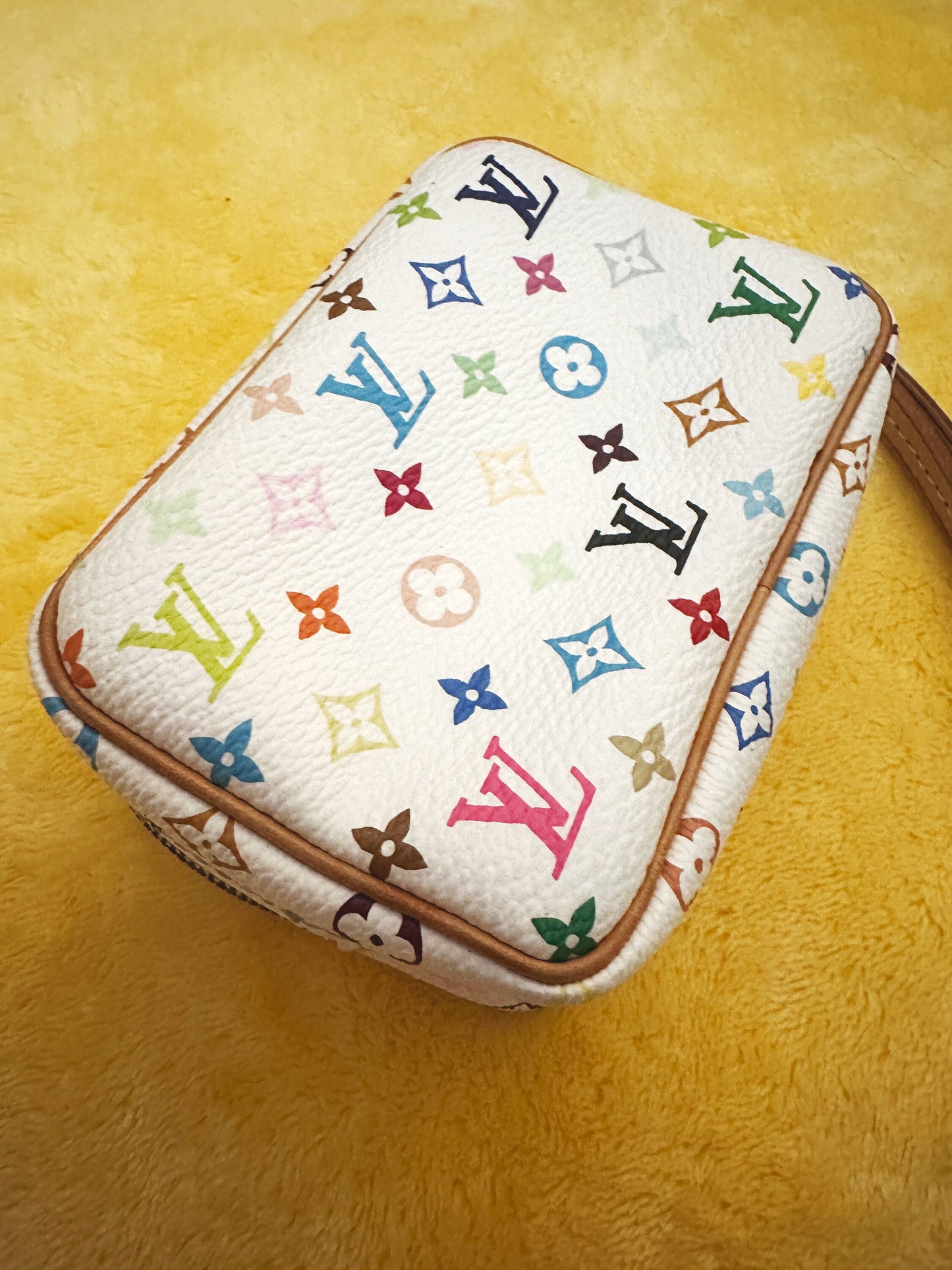 LOUIS VUITTON x Takashi Murakami VINTAGE 100% Authentic Genuine Small Two-way Wrist Purse Monogram Multi-color White 2000's, Great Condition