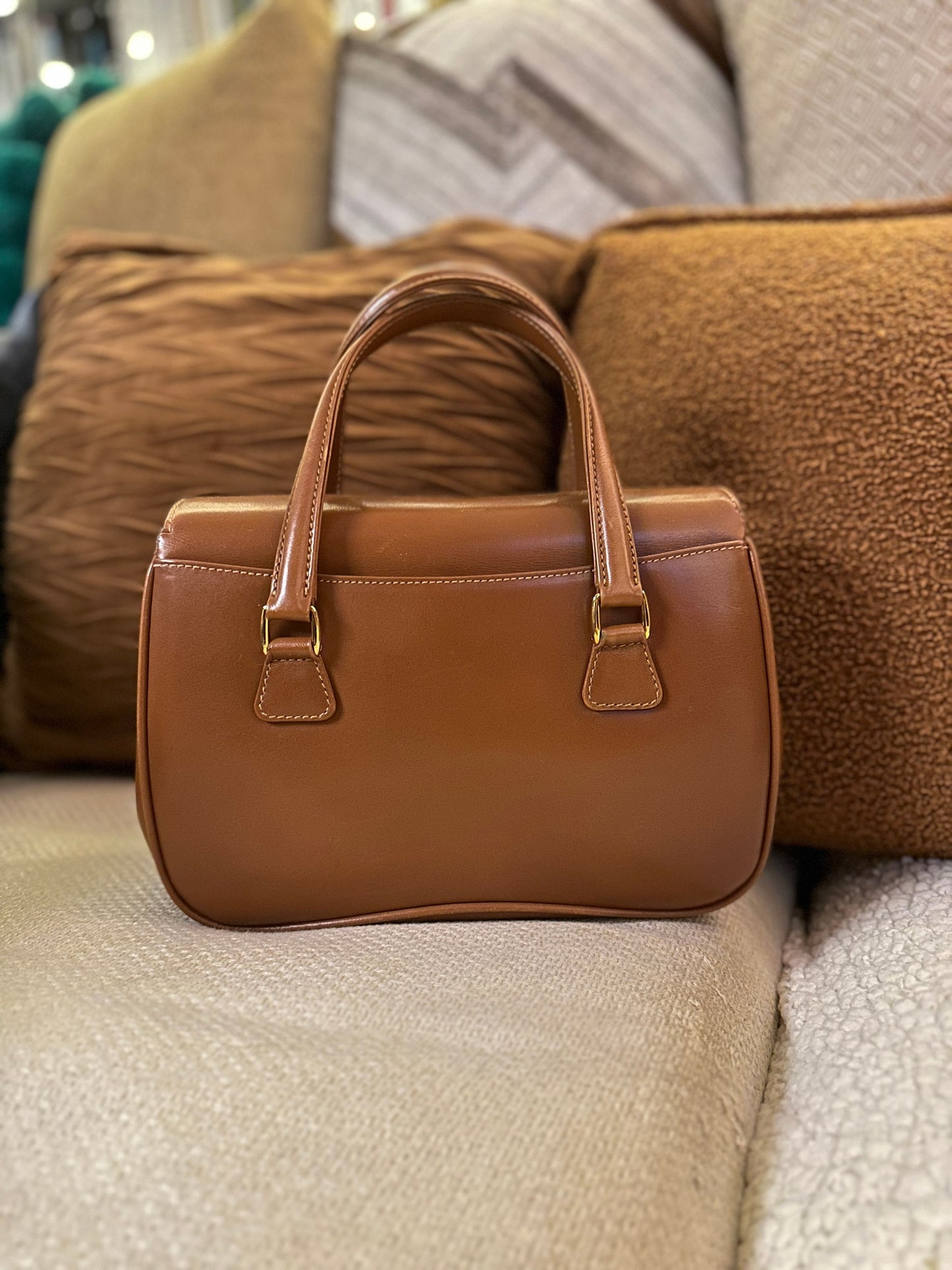 GUCCI VINTAGE 100% Authentic Genuine Top Handle Padlock Handbag, Caramel Colour, 90's, Great Condition