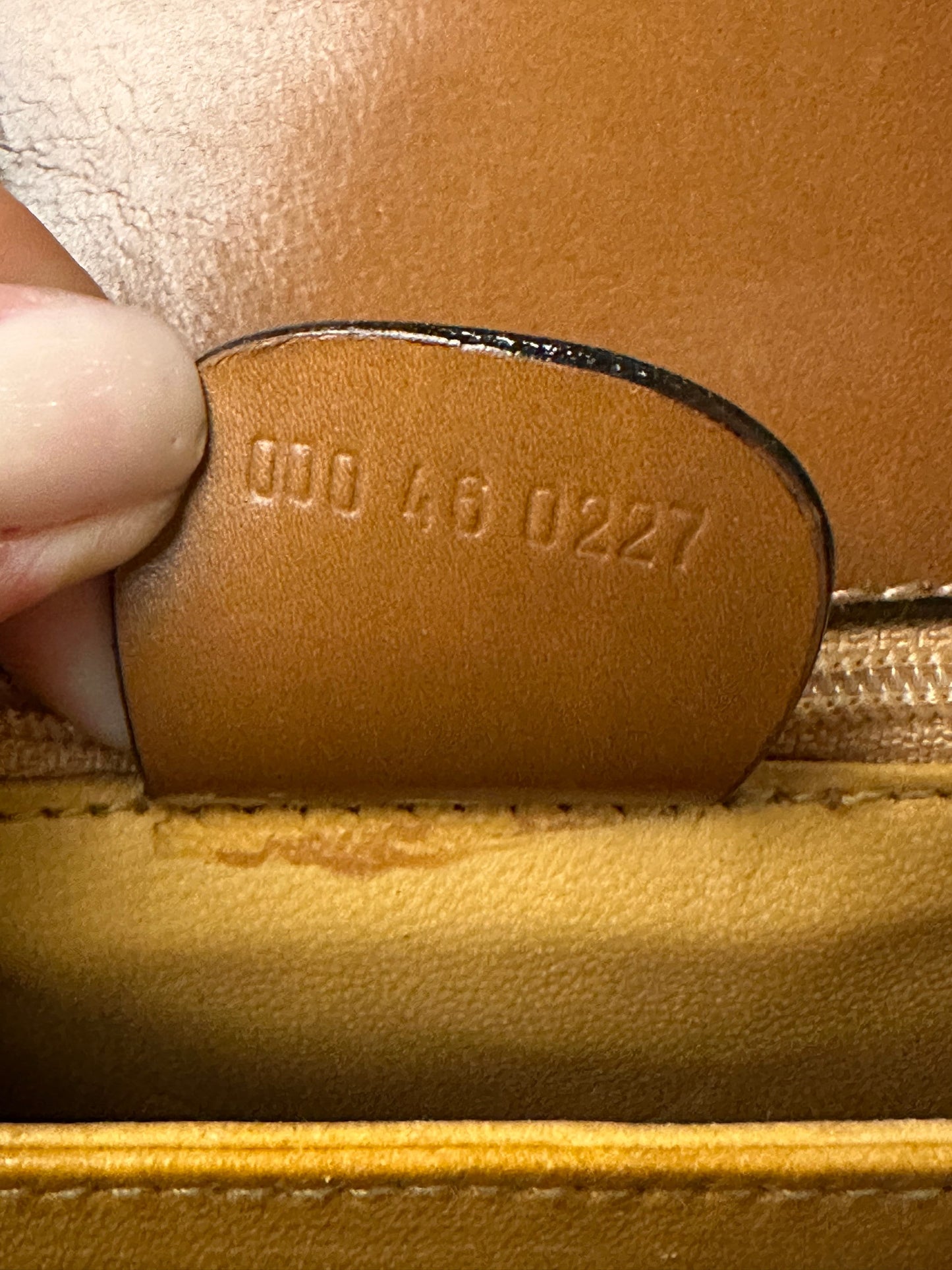 GUCCI VINTAGE 100% Authentic Genuine Top Handle Padlock Handbag, Caramel Colour, 90's, Great Condition