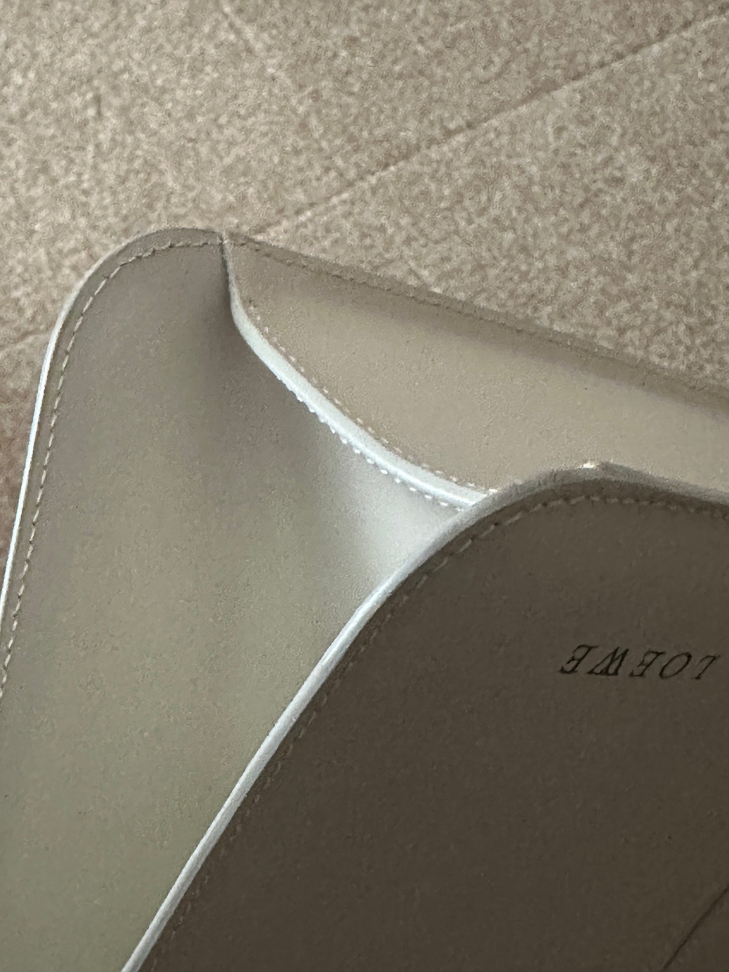 LOEWE VINTAGE 100% Authentic Genuine Leather Hand Bag, Off White, 2000, Great Condition, Rare