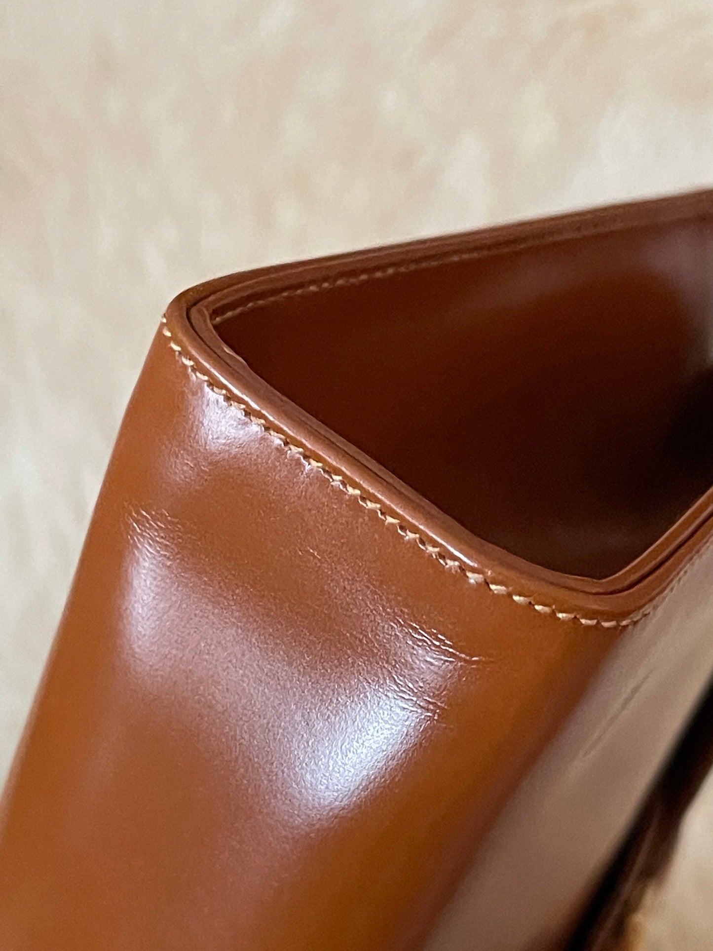GUCCI VINTAGE 100% Authentic Genuine Glossy Leather Clutch, Caramel Colour, 1980's, Great Condition, Rare