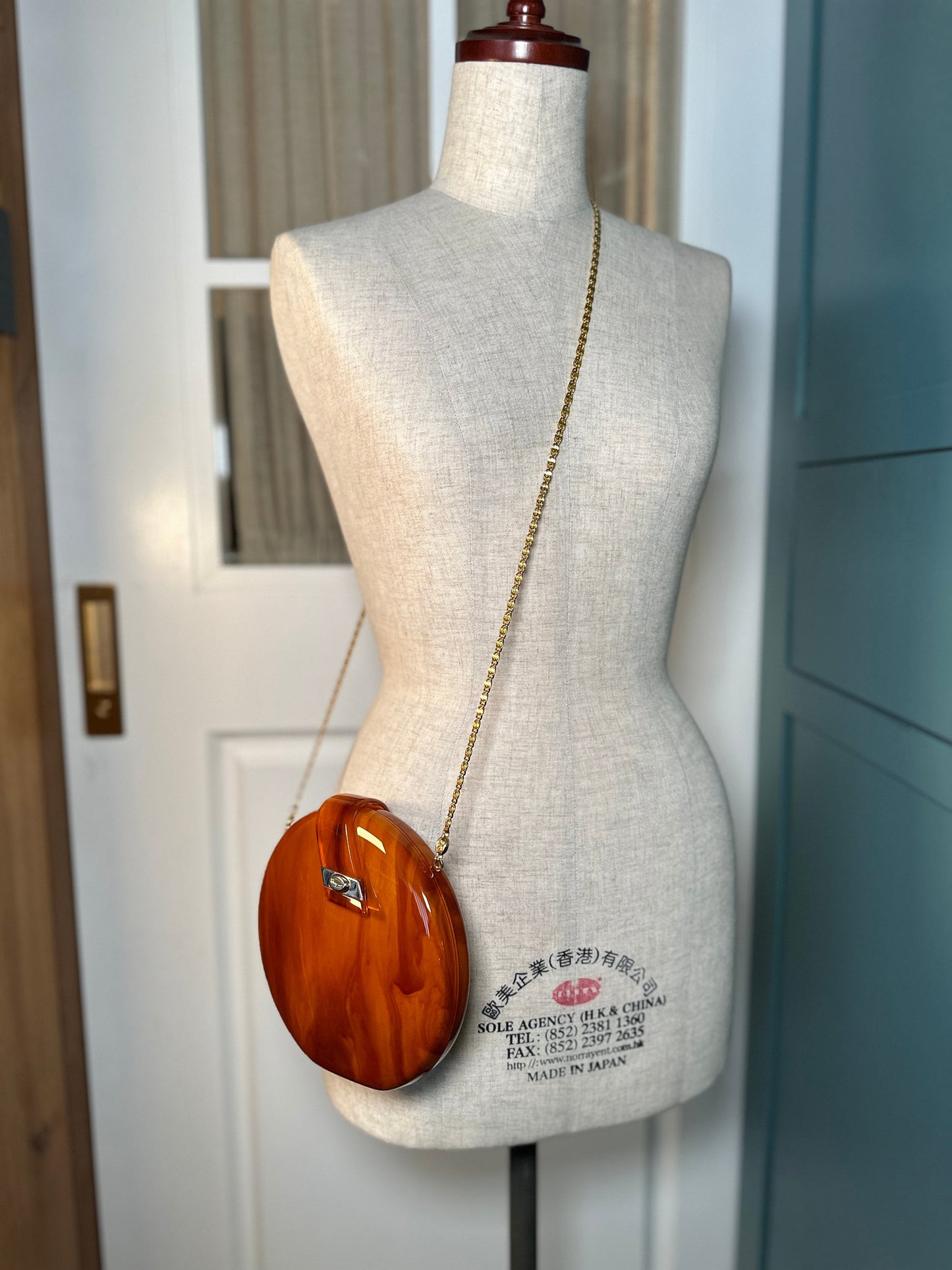 FERRAGAMO VINTAGE, 100% Genuine Resin Hard Case Two way CrossBody Bag Clutch, Golden Brown Marbling, 1990's, Great Condition, Very Rare