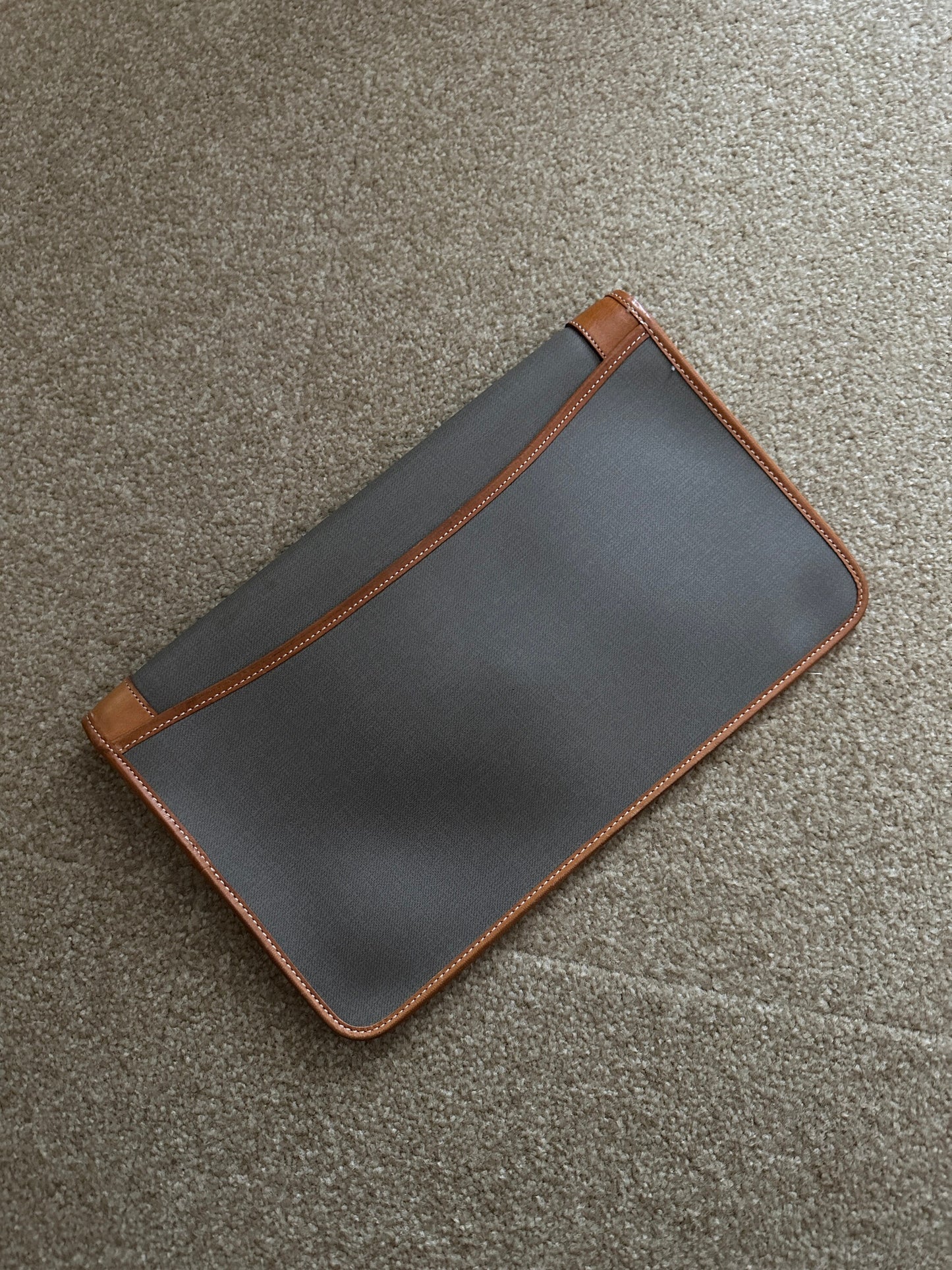 CHRISTIAN DIOR VINTAGE 100% Authentic Genuine Minimalistic Clutch, Grey with Brown Trim, 2000's, Great Condition, Rare