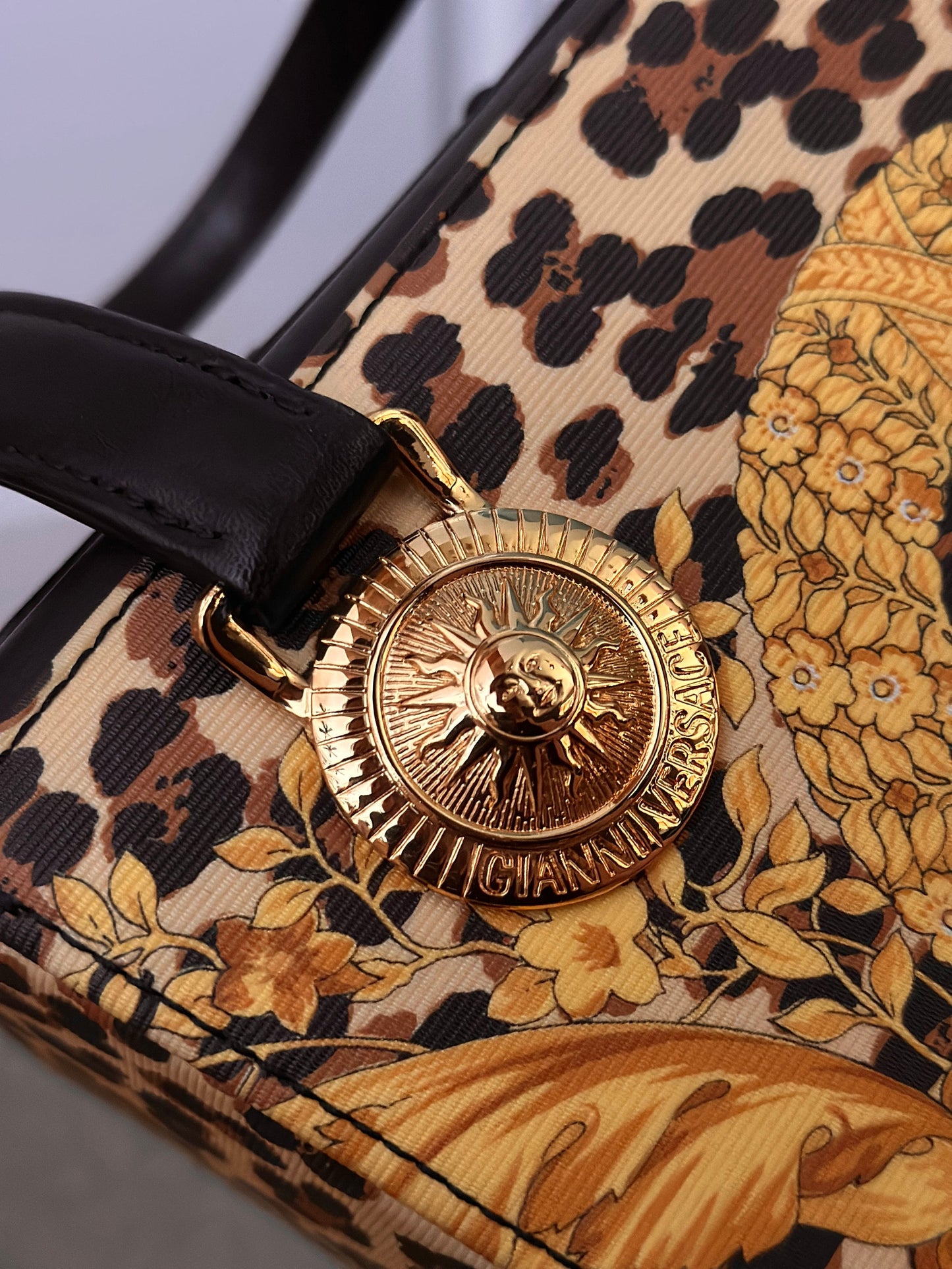 VERSACE VINTAGE, 100% Authentic Genuine, Classic House Print Box Shape Hand Bag , Leopard Print, 2000's, Great Condition, Rare
