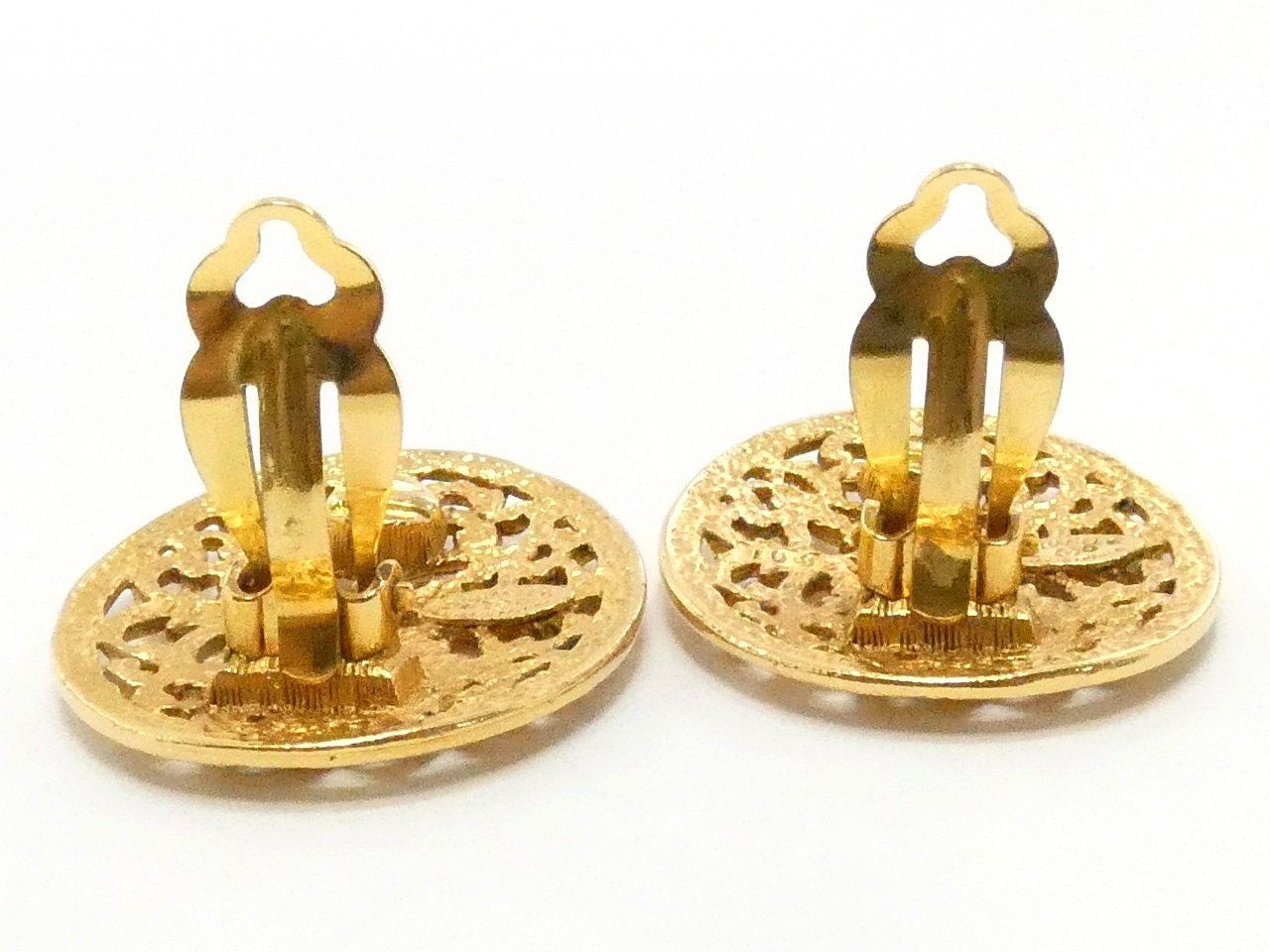 CHANEL VINTAGE, 100% Authentic Genuine, Hammered Perforated Clip On Earrings, Oval, Collection No. 26, Gold Plated, 1984-92 , Good Condition