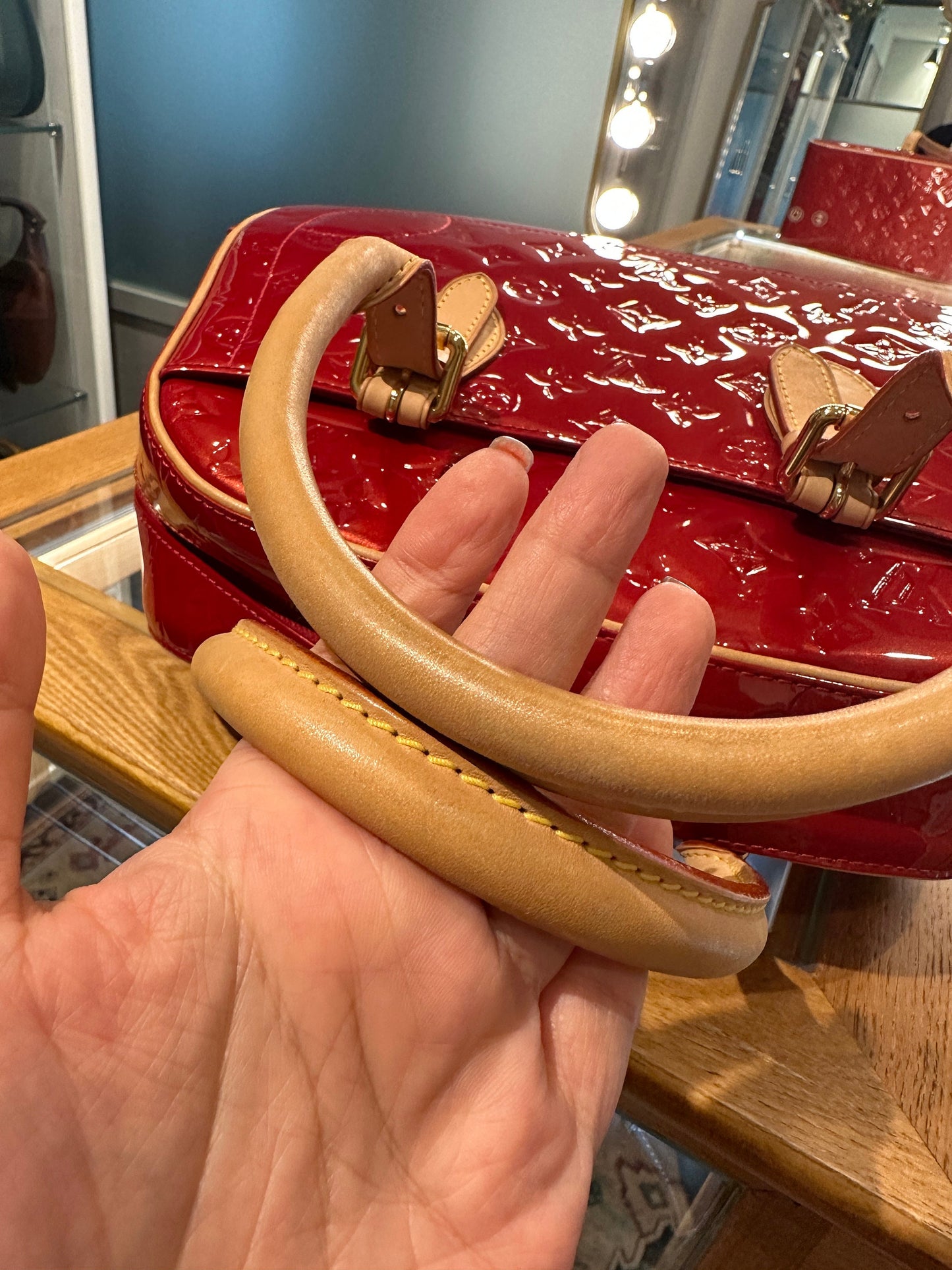 LOUIS VUITTON VINTAGE 100% Authentic Genuine, Pomme D’amour Vernis Summit Drive Bag, 2000, Y2K, Red, Great Condition, Grade Ab