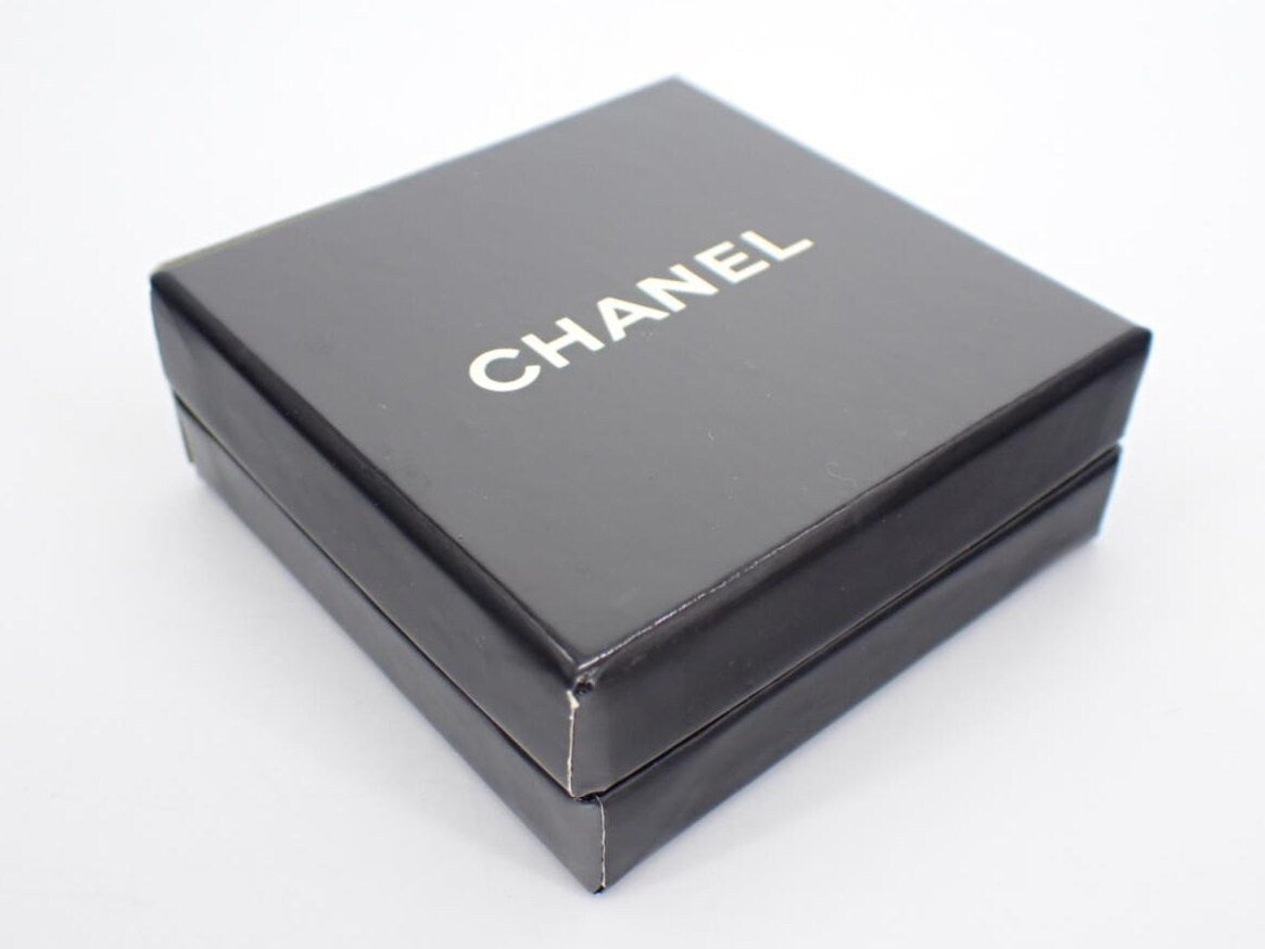 CHANEL VINTAGE 100% Authentic Genuine Faux Pearl Clip On Logo Earrings in Gold, Made In France, Mark 24, 1984 - 1992, Grade A