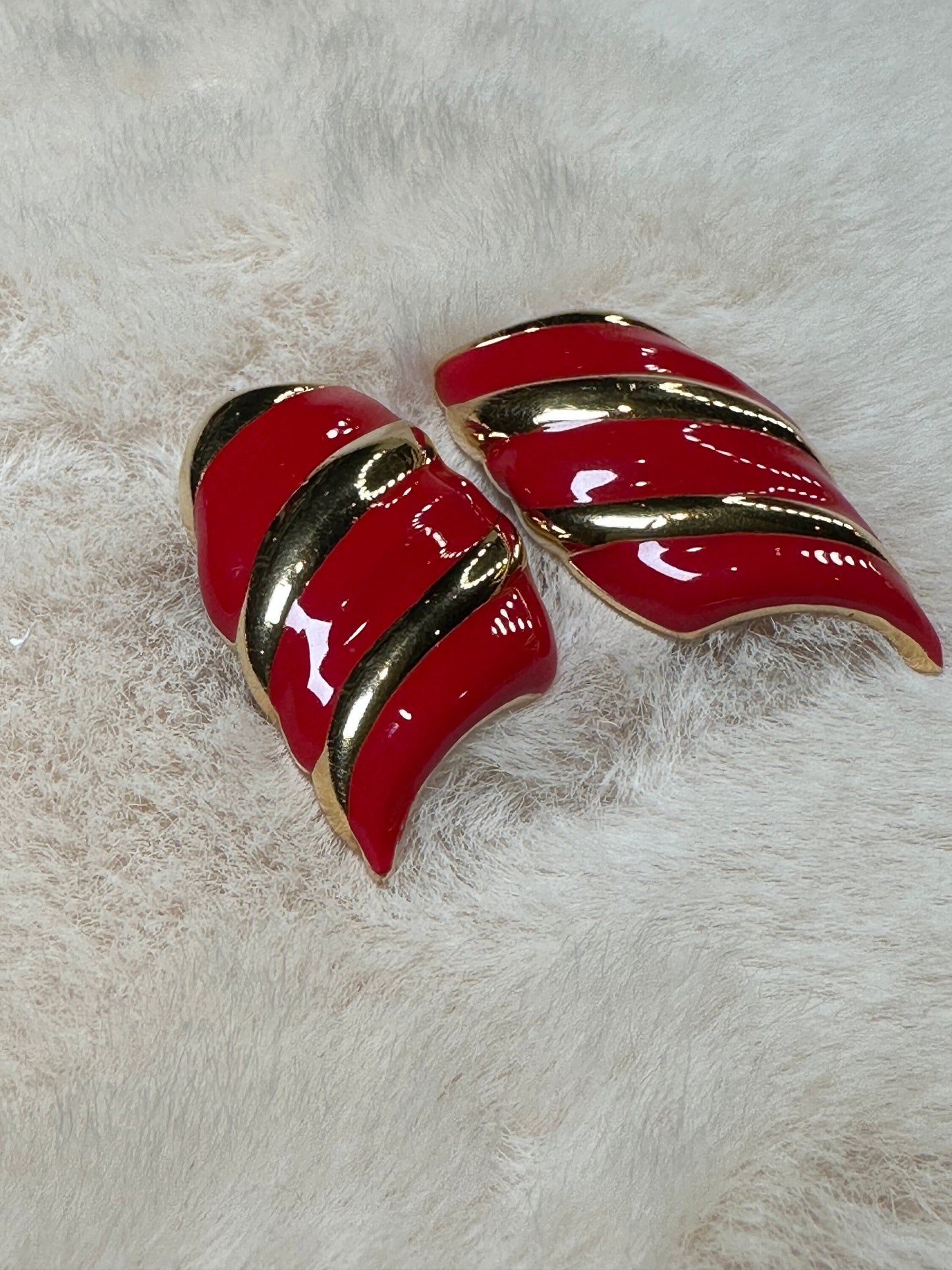 MONET VINTAGE 100% Authentic Genuine, Clip On Earrings in Gold and Red, Grade AB