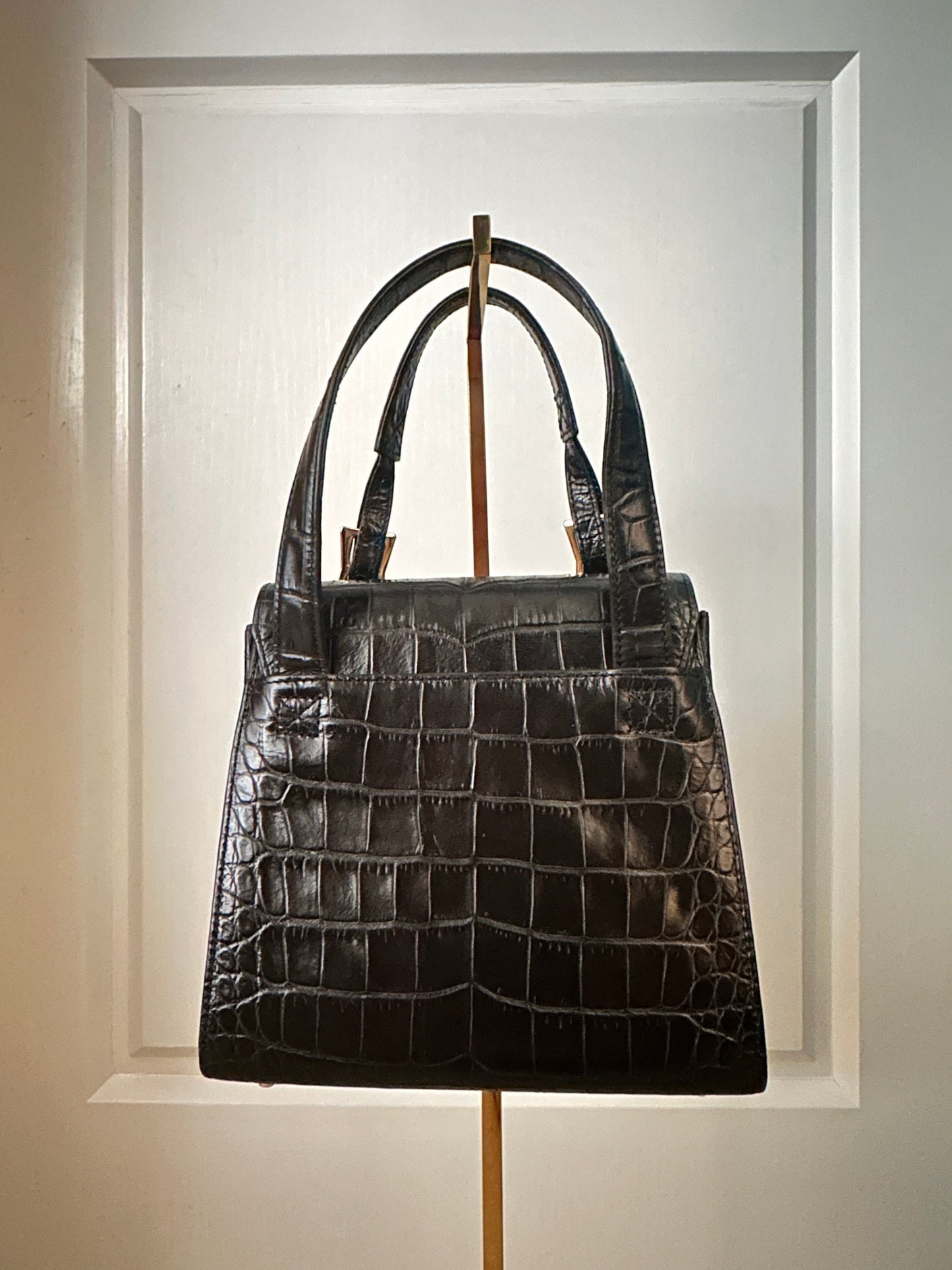 Like New! VERSACE VINTAGE 100% Authentic Genuine, Leather Embossed Handbag, Black, Great Condition, Grade A