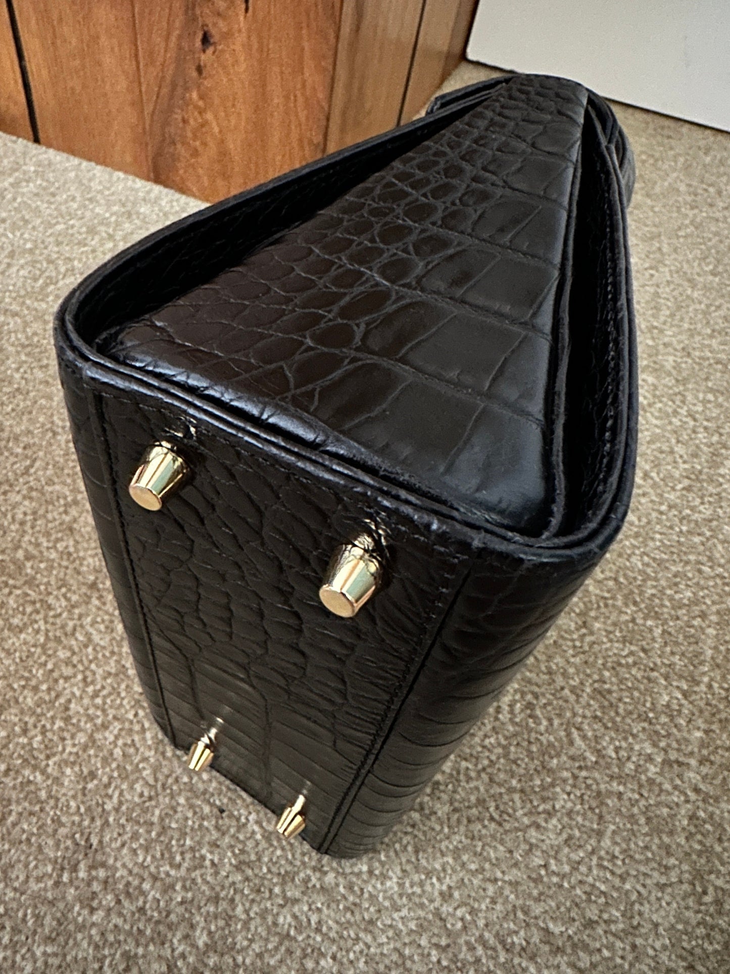 Like New! VERSACE VINTAGE 100% Authentic Genuine, Leather Embossed Handbag, Black, Great Condition, Grade A