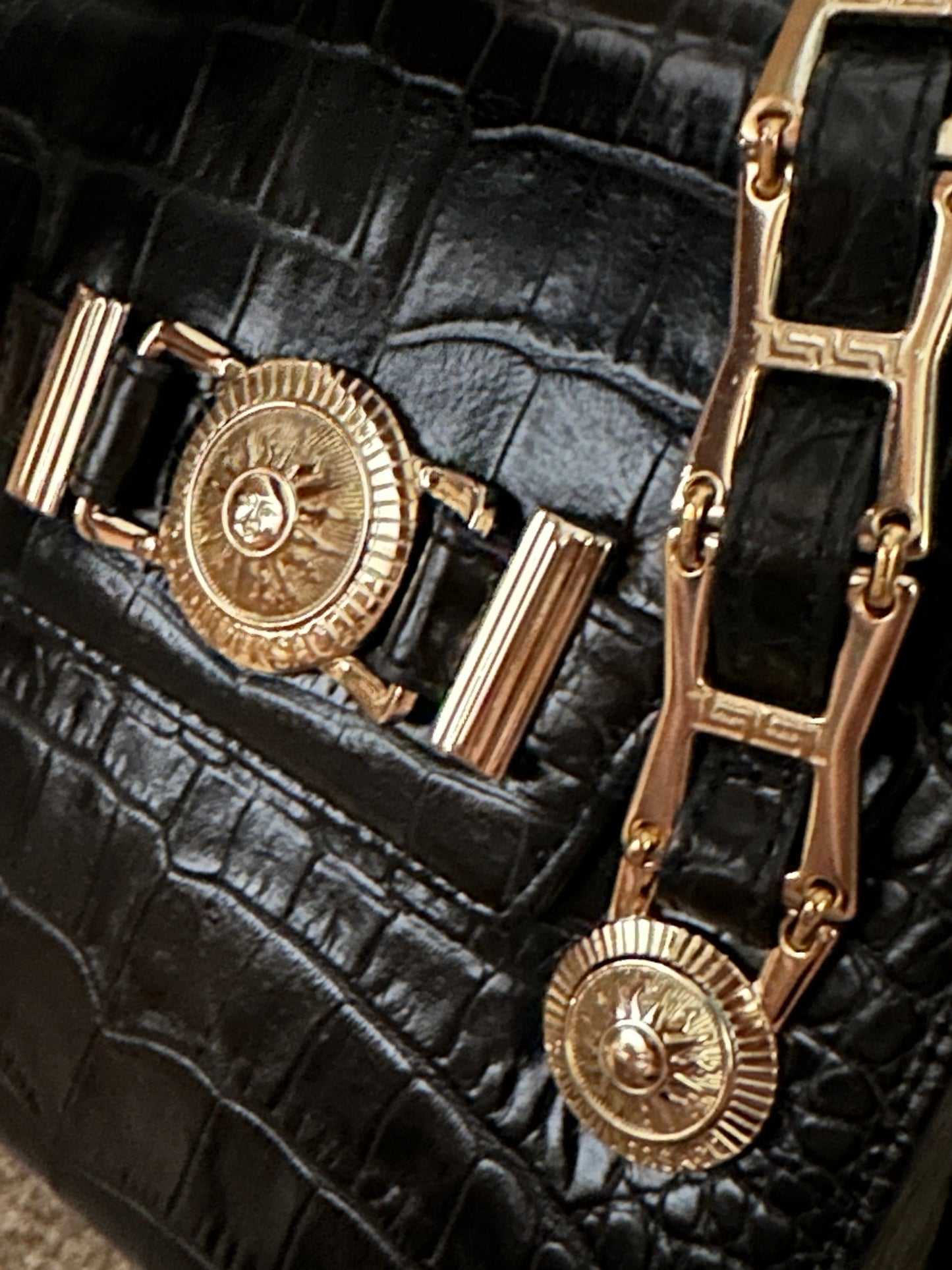 Like New! VERSACE VINTAGE 100% Authentic Genuine, Leather Embossed Handbag, Black, Great Condition, Grade A