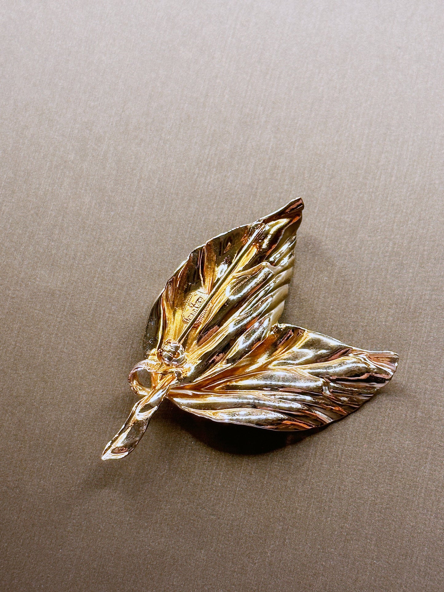 CHRISTIAN DIOR VINTAGE 100% Authentic Genuine Hammered Leaf Shape Design Brooch in Gold, 1990's, Great Condition, Made in Germany