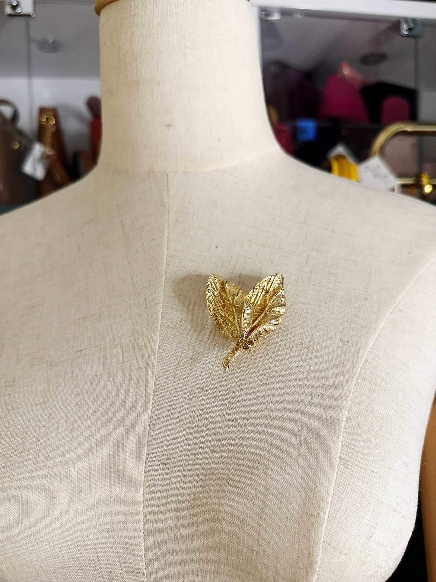 CHRISTIAN DIOR VINTAGE 100% Authentic Genuine Hammered Leaf Shape Design Brooch in Gold, 1990's, Great Condition, Made in Germany
