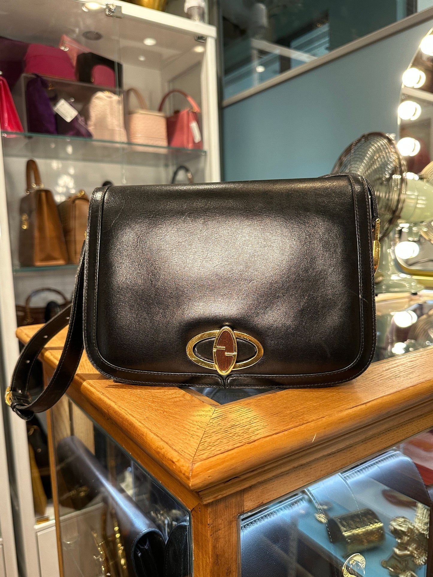 GUCCI VINTAGE 100% Authentic Genuine, Wood Embellished Turn Lock Shoulder Bag, Early 1980's, Black, Grade B