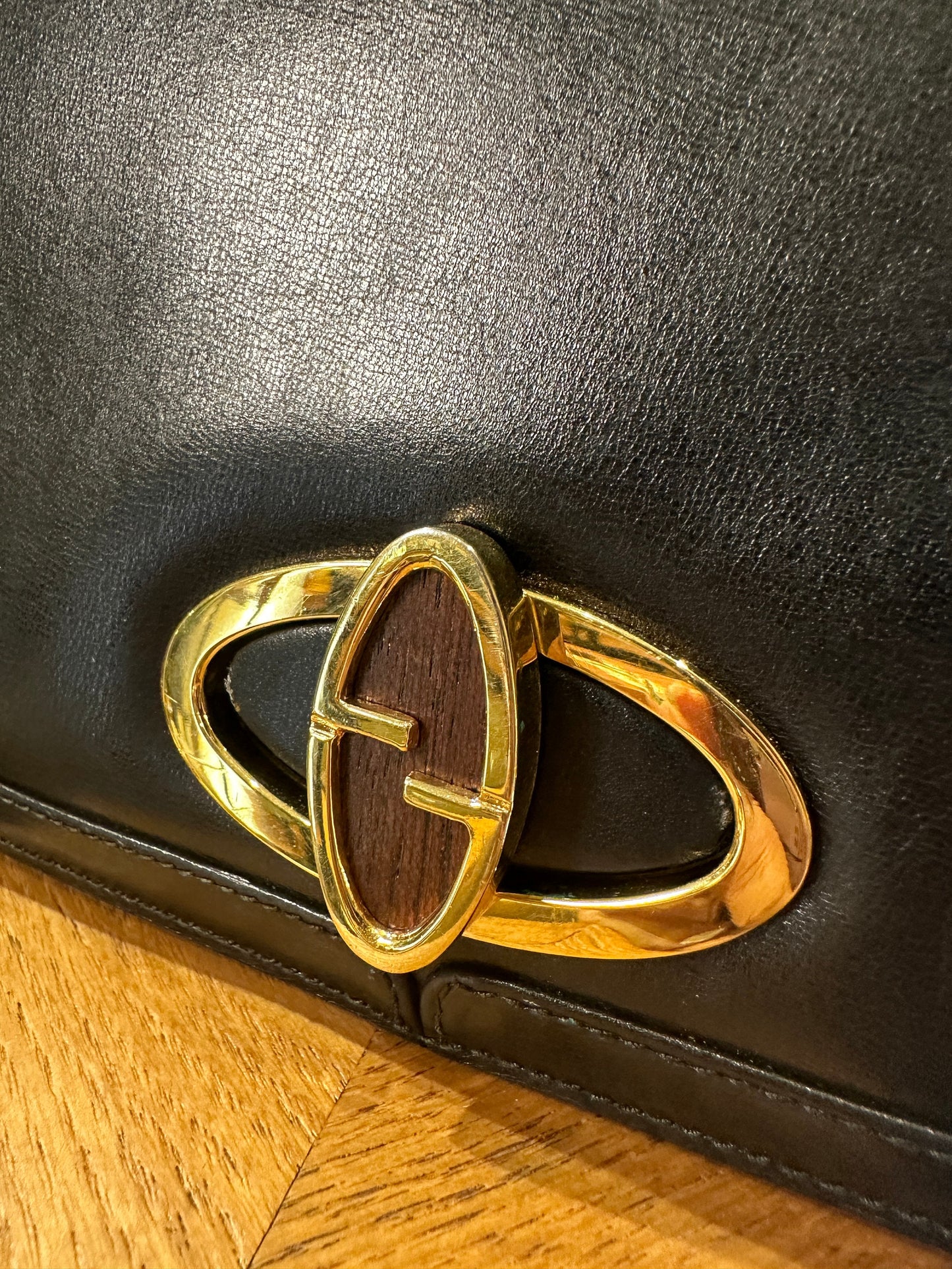 GUCCI VINTAGE 100% Authentic Genuine, Wood Embellished Turn Lock Shoulder Bag, Early 1980's, Black, Grade B
