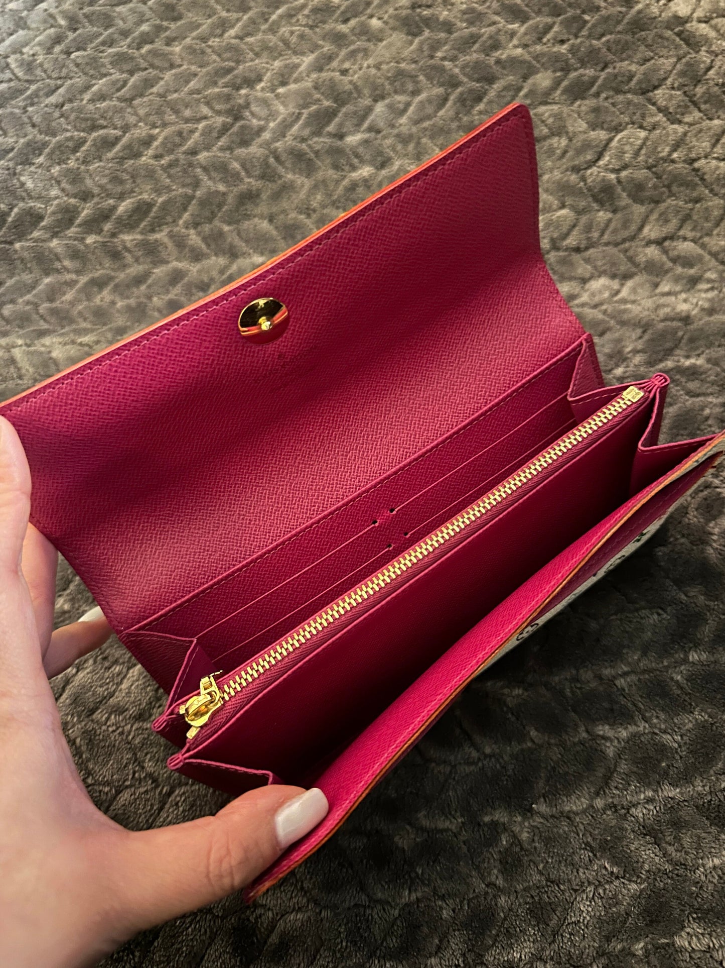 LOUIS VUITTON x Takashi Murakami 100% Authentic Genuine Monogram Multicolour Sarah Wallet Long White Tresor Portefeiulle, 2000's