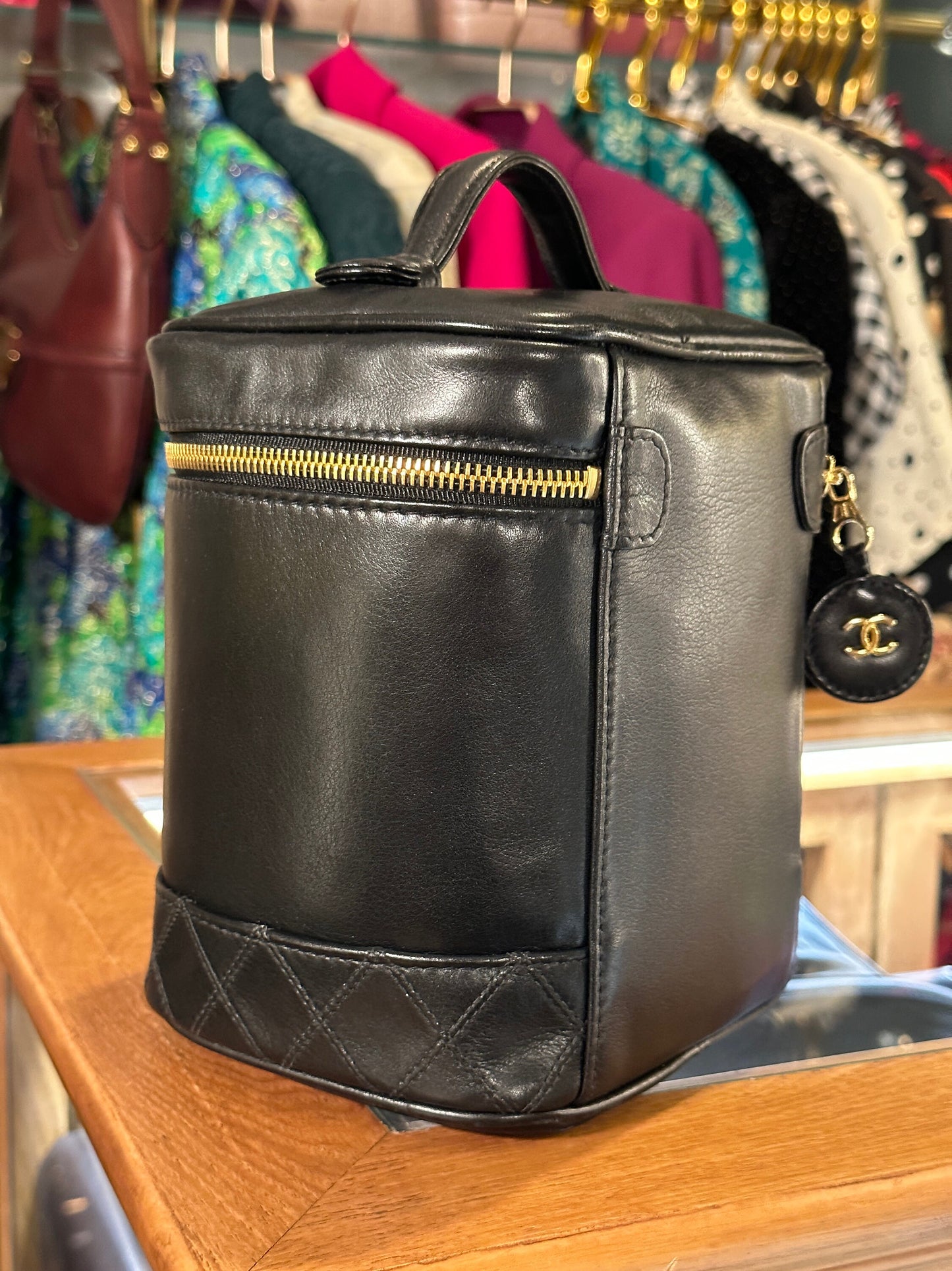 CHANEL VINTAGE 100% Authentic Genuine Leather Makeup Vanity Case Bag, Series 1, Black, 1989-1991, Good Condition