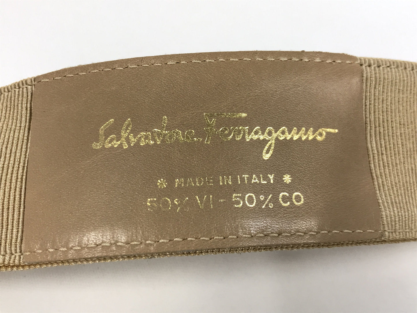 FERRAGAMO VINTAGE, 100% Authentic Genuine Bow Waist Belt, Khaki Beige, Great Condition