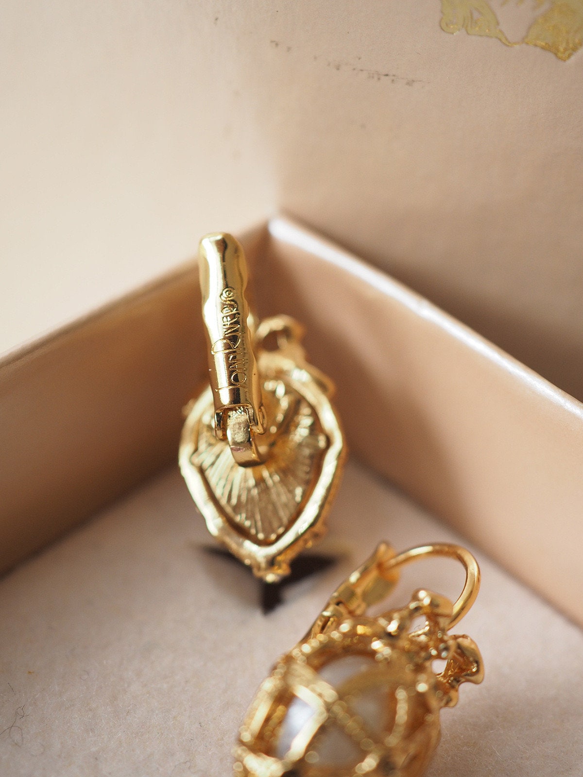 JOAN RIVERS VINTAGE 100% Authentic Genuine, Clip On Earrings in Gold, Faux Pearl, Heart Shape