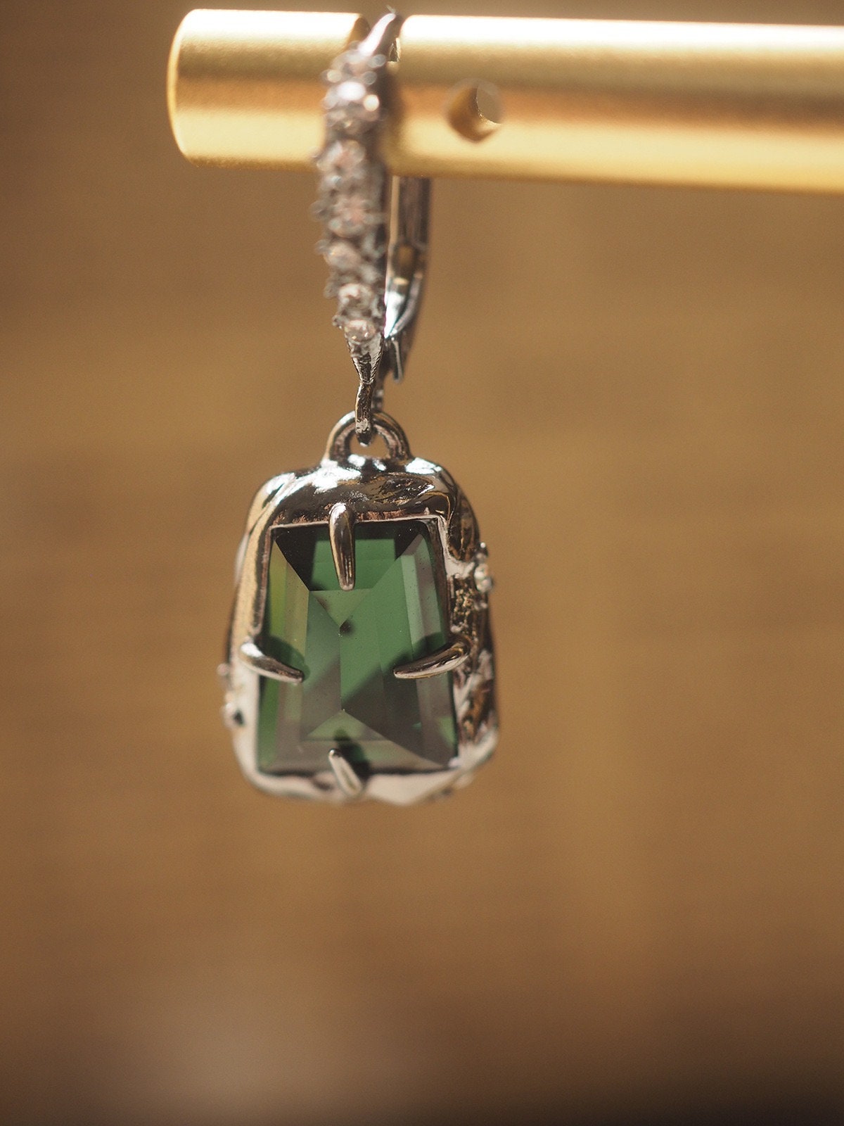ALEXIS BITTAR VINTAGE 100% Authentic Genuine, Geometric Natural Stones Earrings in Green with Dark Metal Colour, 1990's