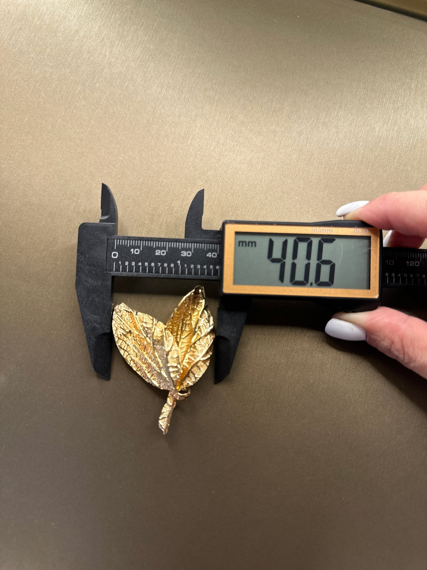CHRISTIAN DIOR VINTAGE 100% Authentic Genuine Hammered Leaf Shape Design Brooch in Gold, 1990's, Great Condition, Made in Germany