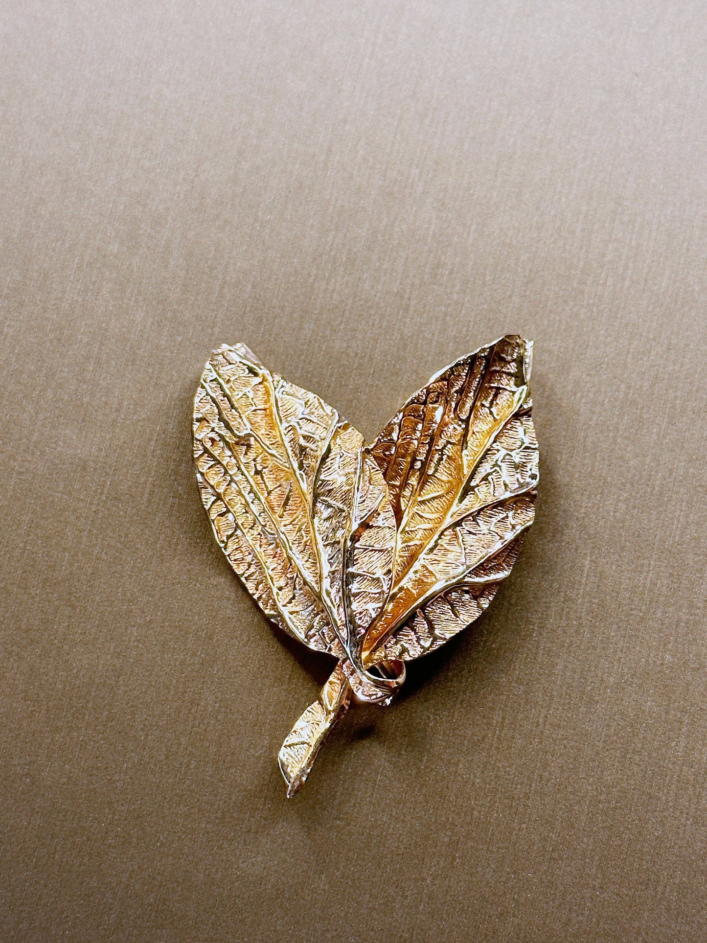 CHRISTIAN DIOR VINTAGE 100% Authentic Genuine Hammered Leaf Shape Design Brooch in Gold, 1990's, Great Condition, Made in Germany