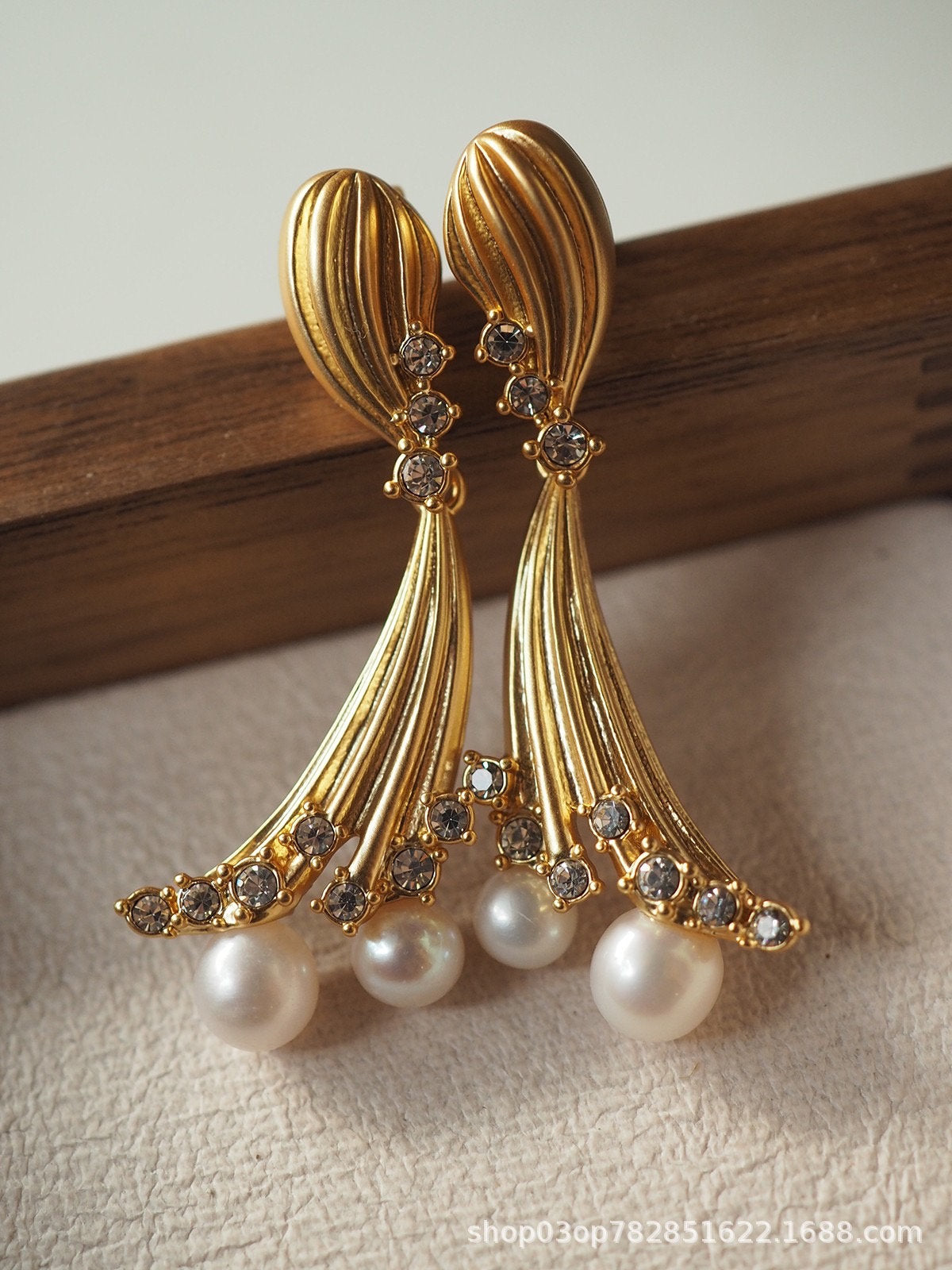 EUROPEAN VINTAGE 100% Authentic Genuine, Clip On Earrings in Gold, Faux Pearl